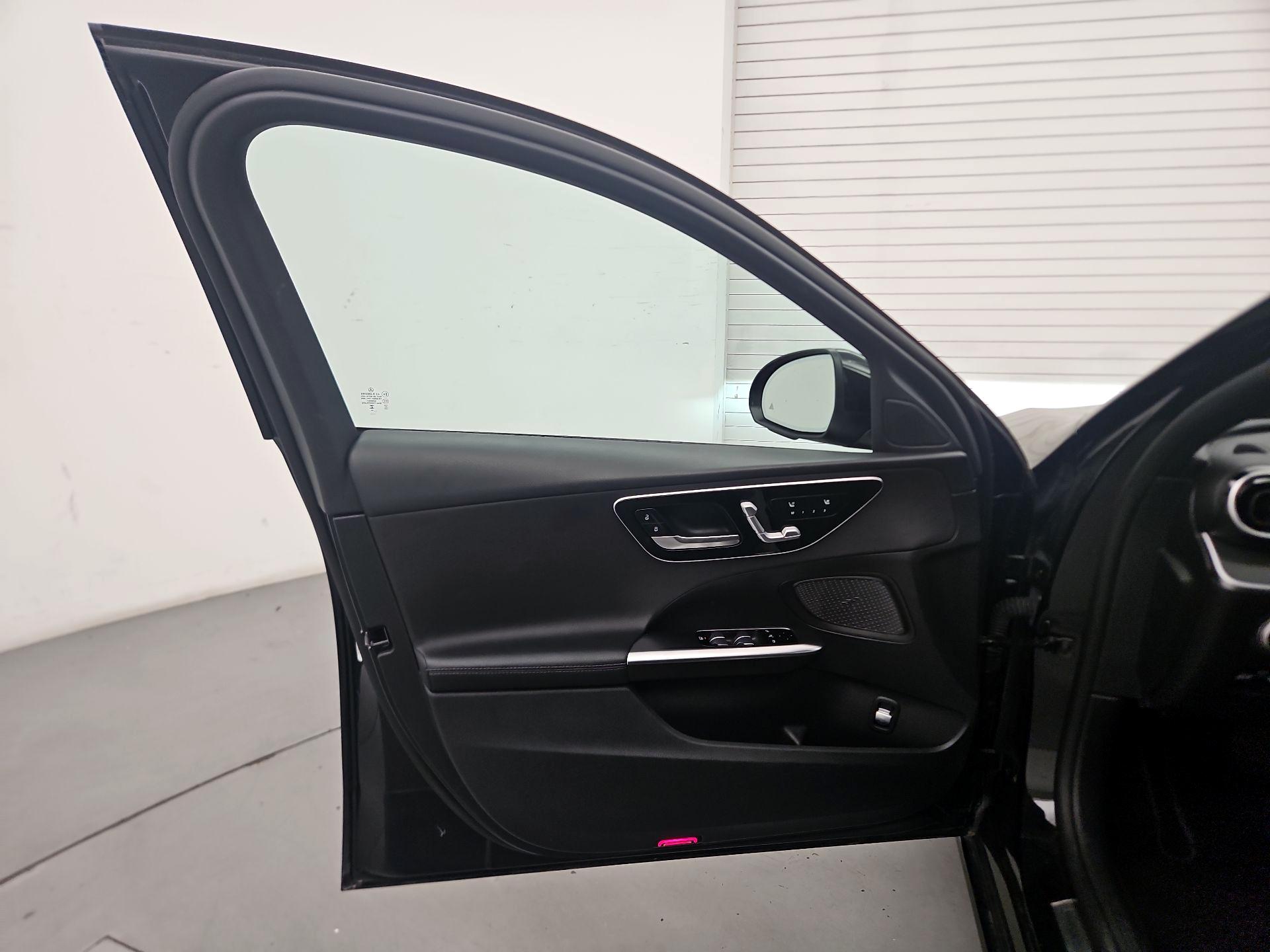 Thumbnail: 2024 Mercedes-Benz C-Class - 12