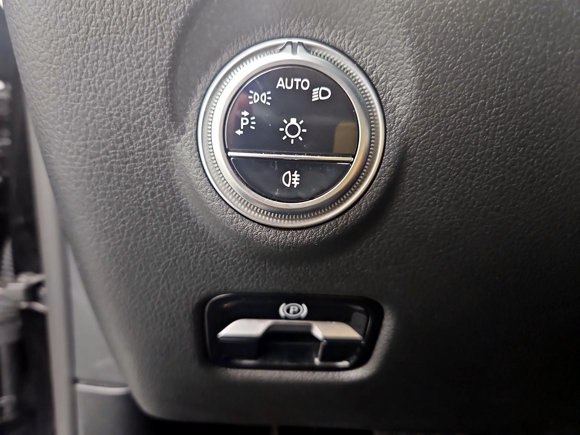 Thumbnail: 2024 Mercedes-Benz C-Class - 13