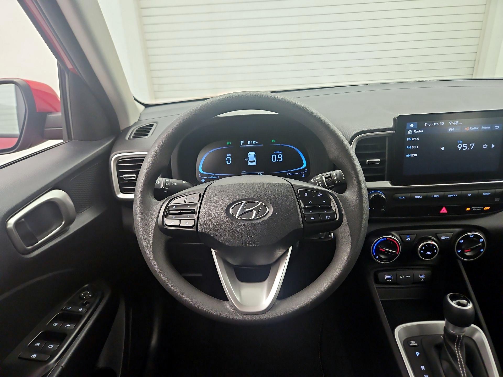 Thumbnail: 2023 Hyundai Venue - 10