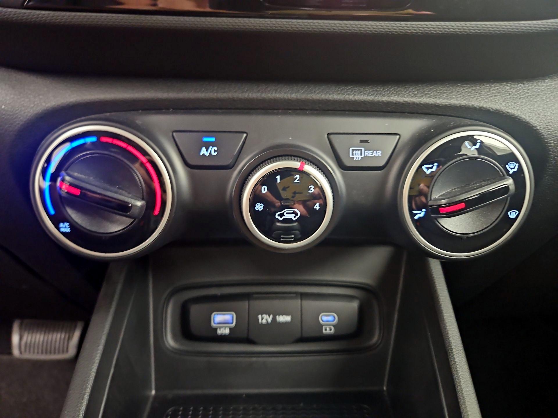 Thumbnail: 2023 Hyundai Venue - 16