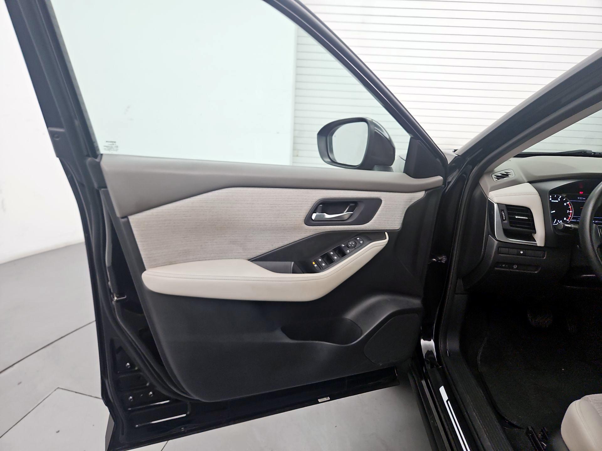 Thumbnail: 2023 Nissan Rogue - 12