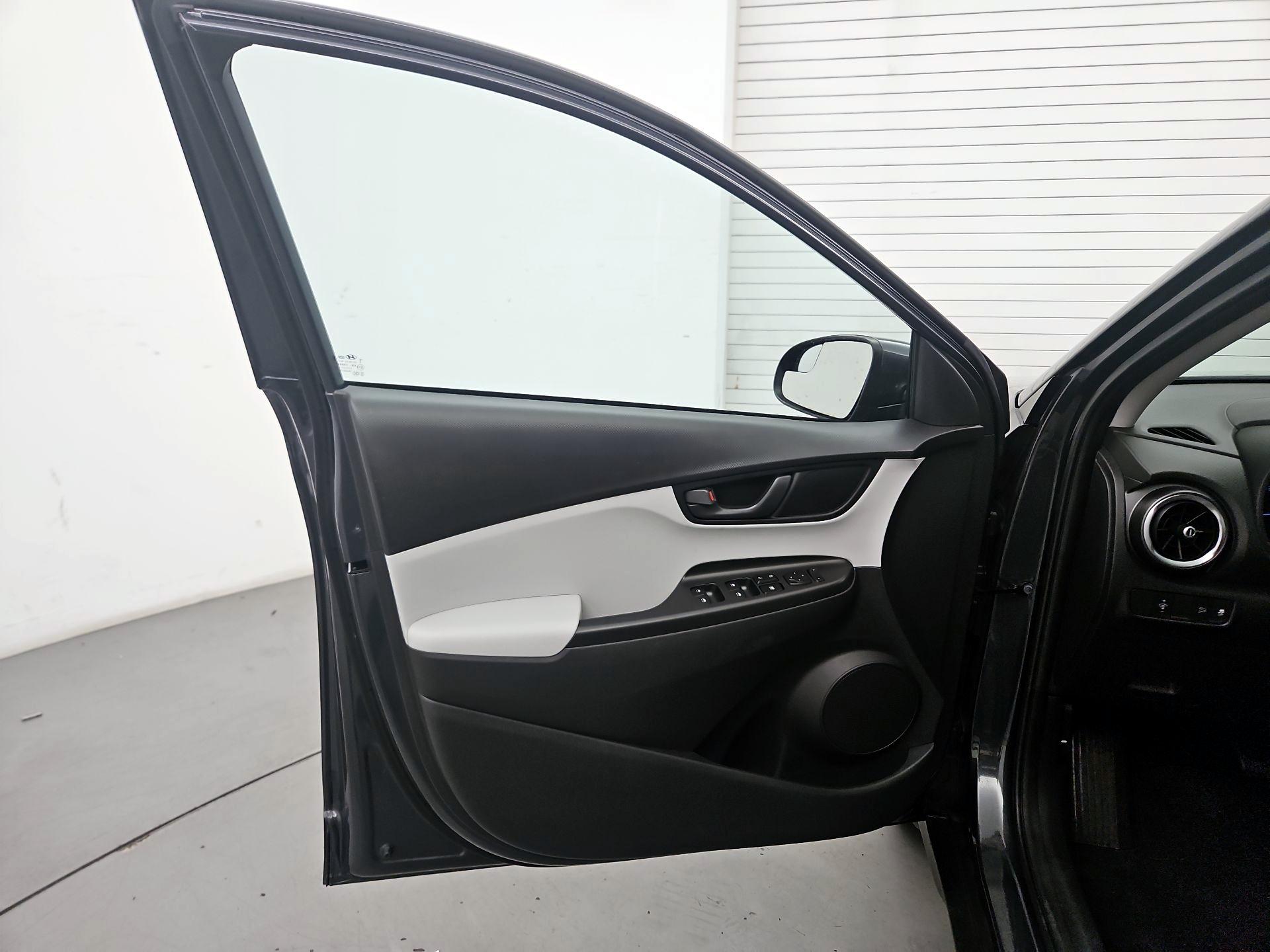 Thumbnail: 2022 Hyundai Kona - 12