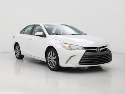 White 2016 Toyota Camry XLE