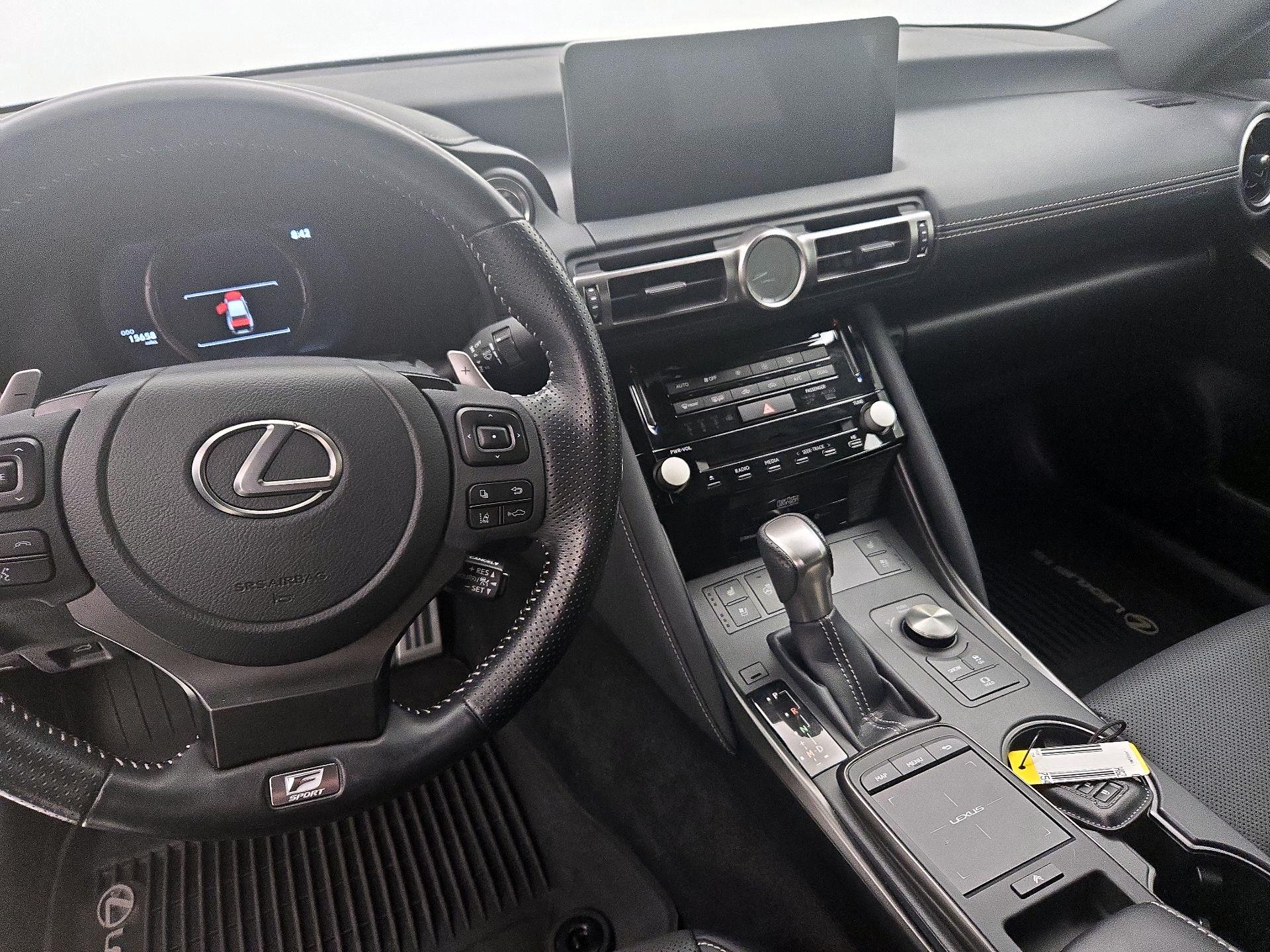 Thumbnail: 2022 Lexus IS - 9