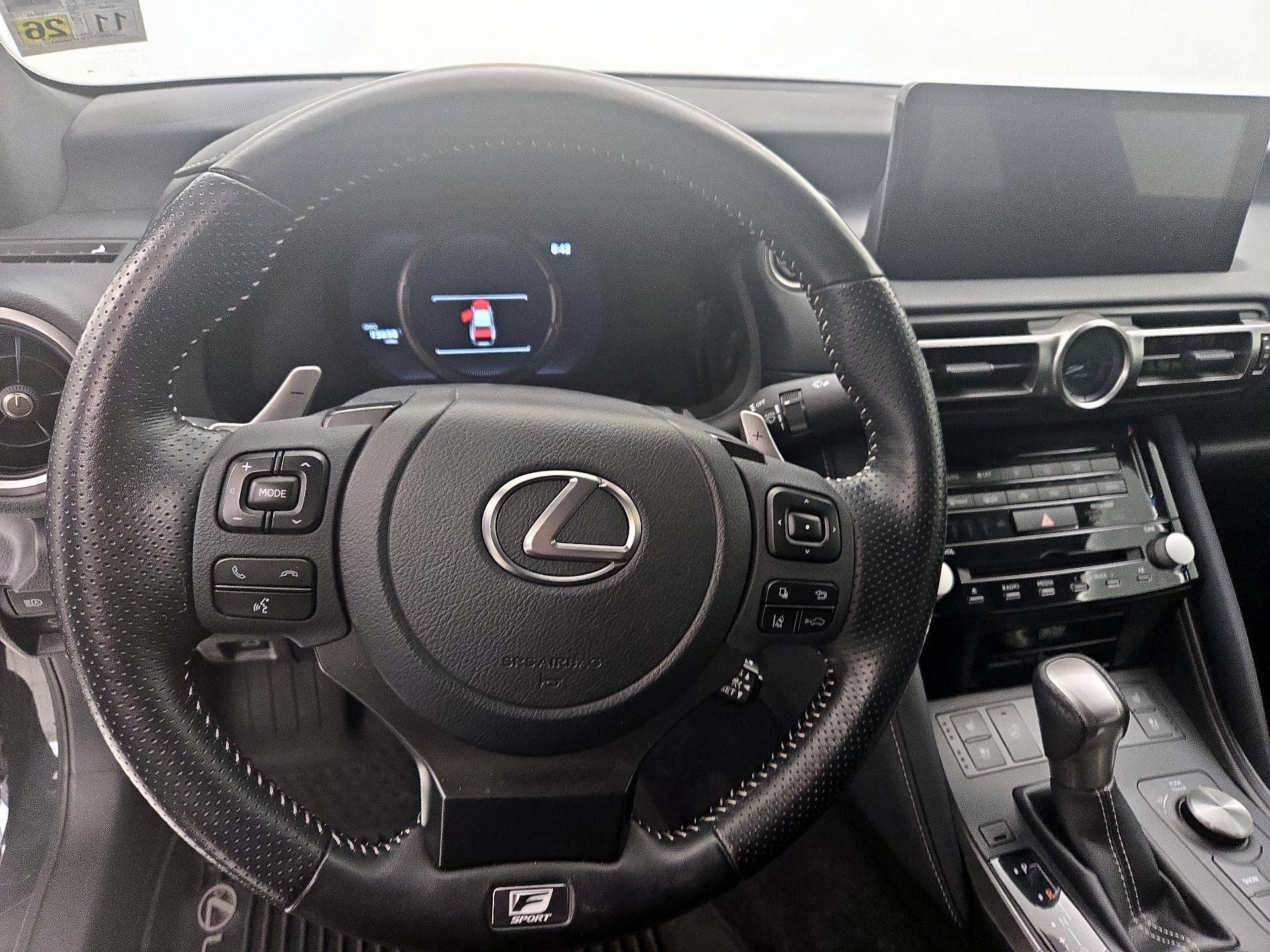 Thumbnail: 2022 Lexus IS - 10