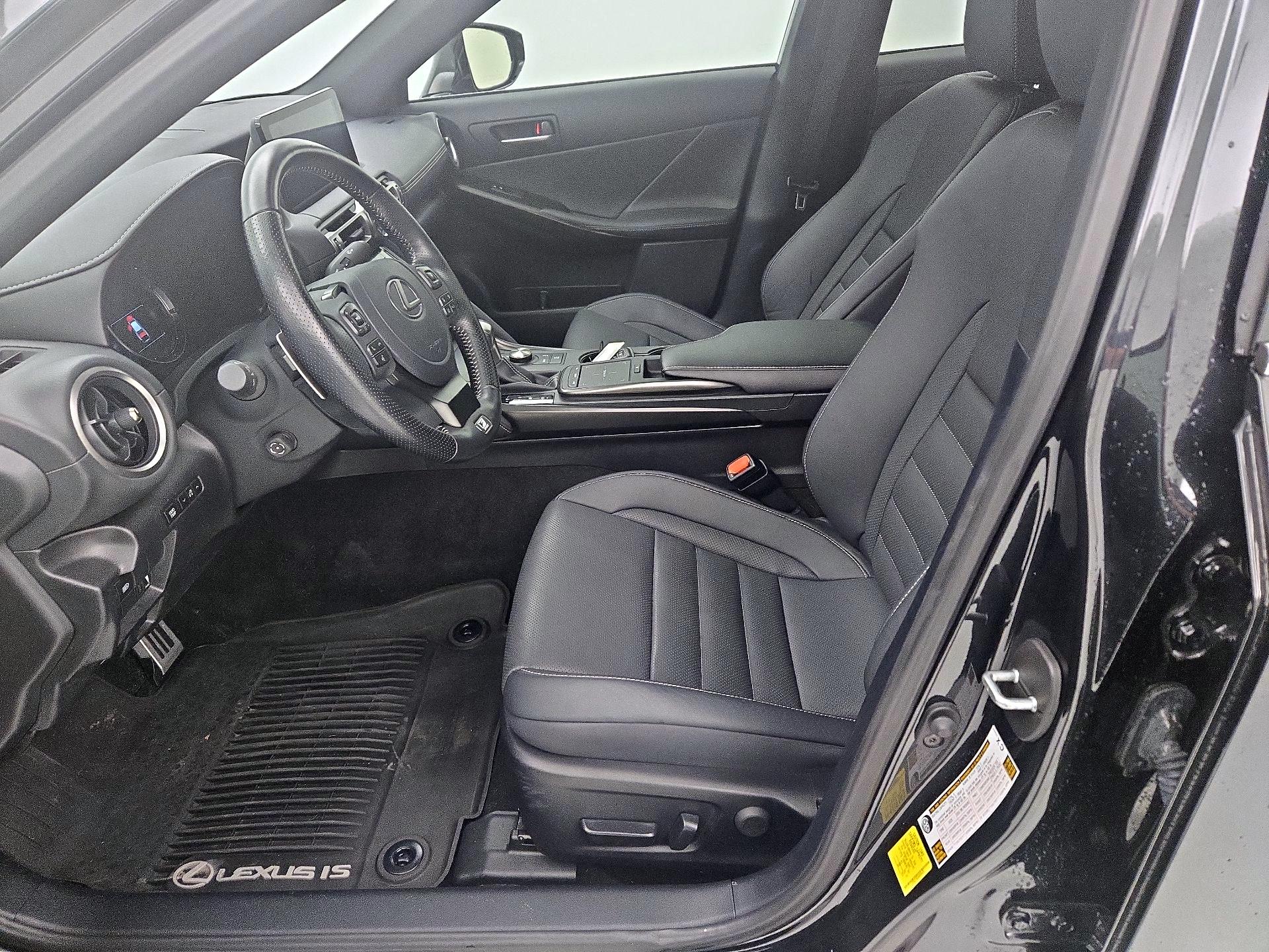 Thumbnail: 2022 Lexus IS - 11