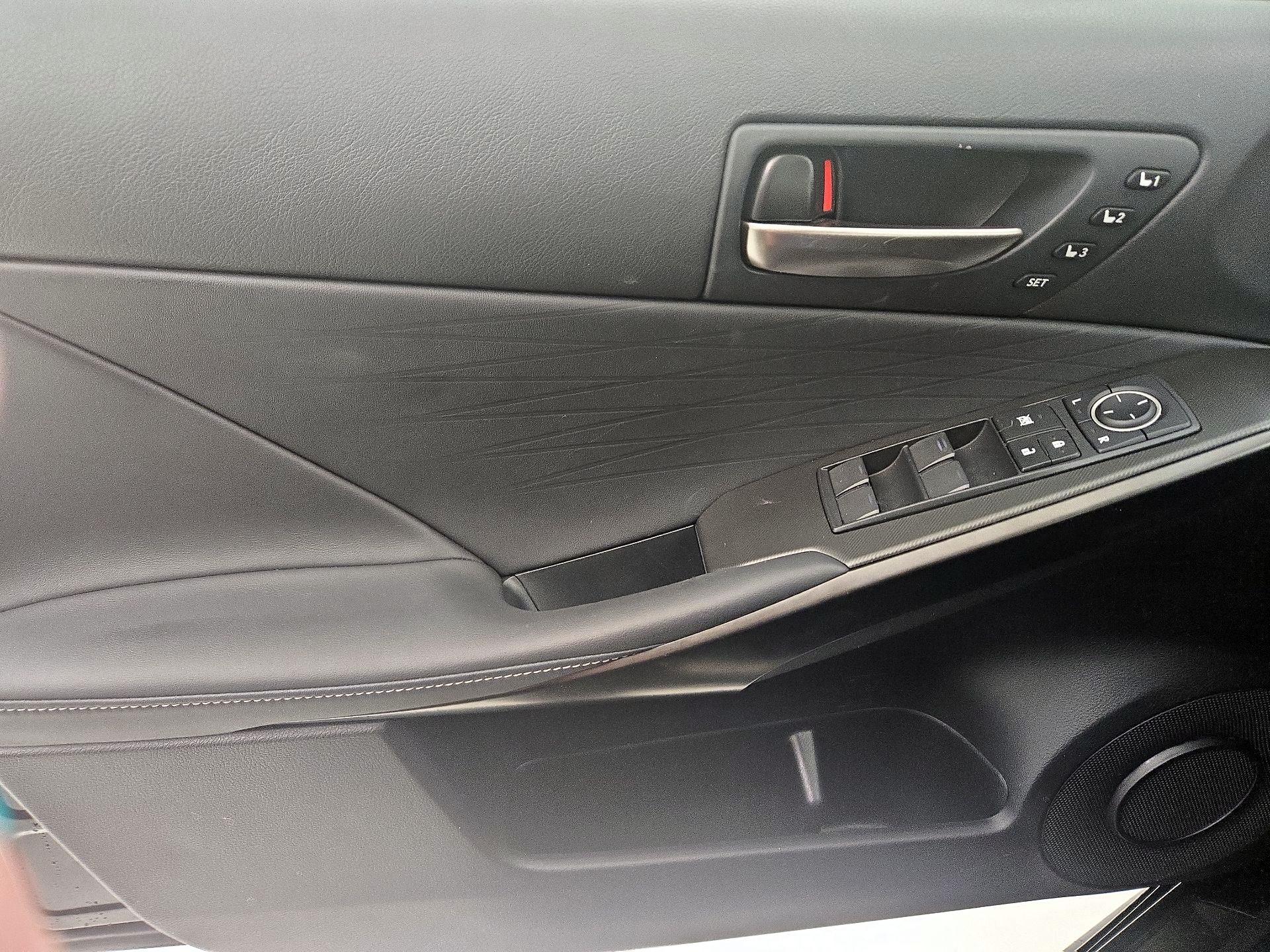 Thumbnail: 2022 Lexus IS - 12