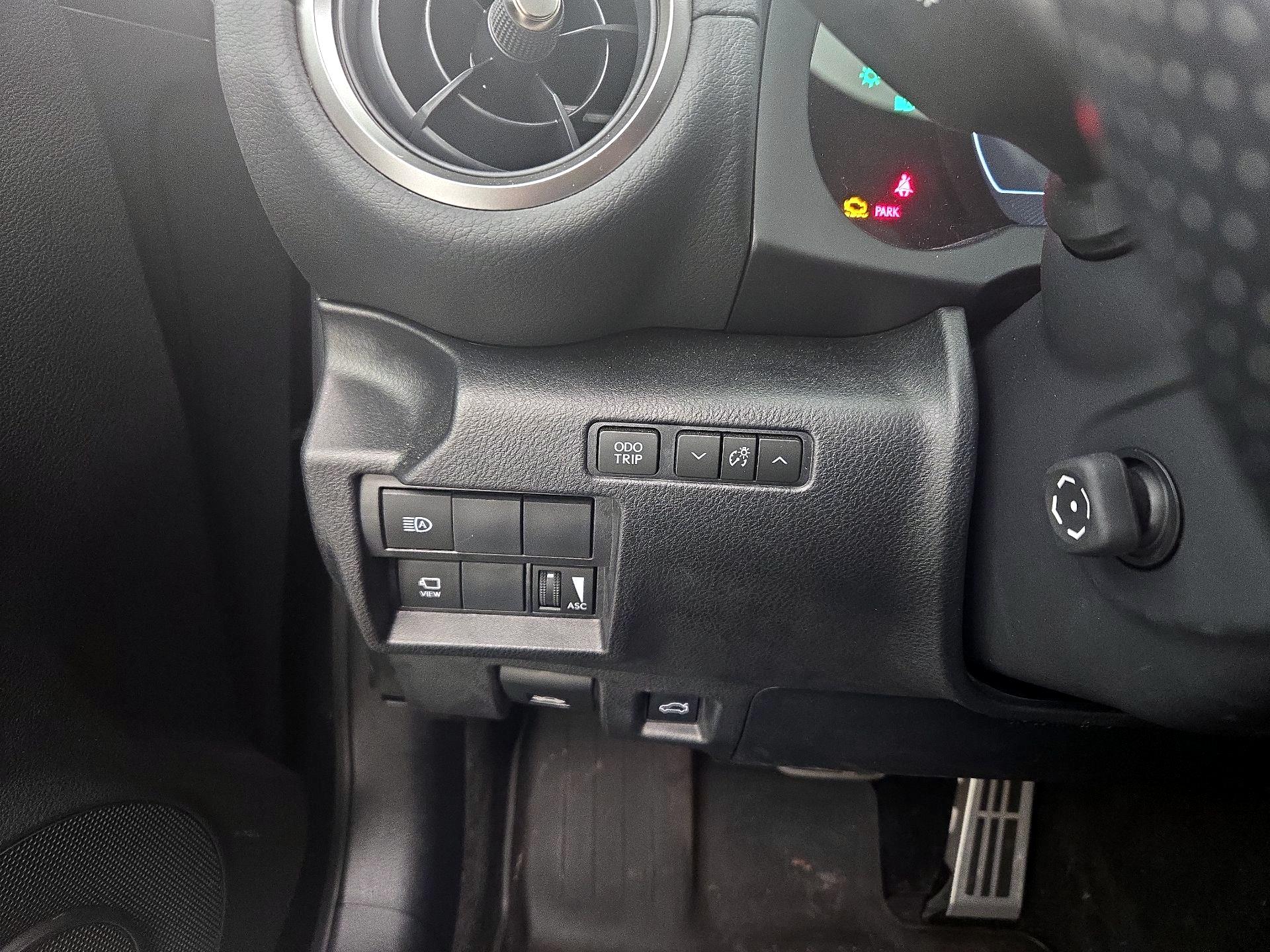 Thumbnail: 2022 Lexus IS - 13