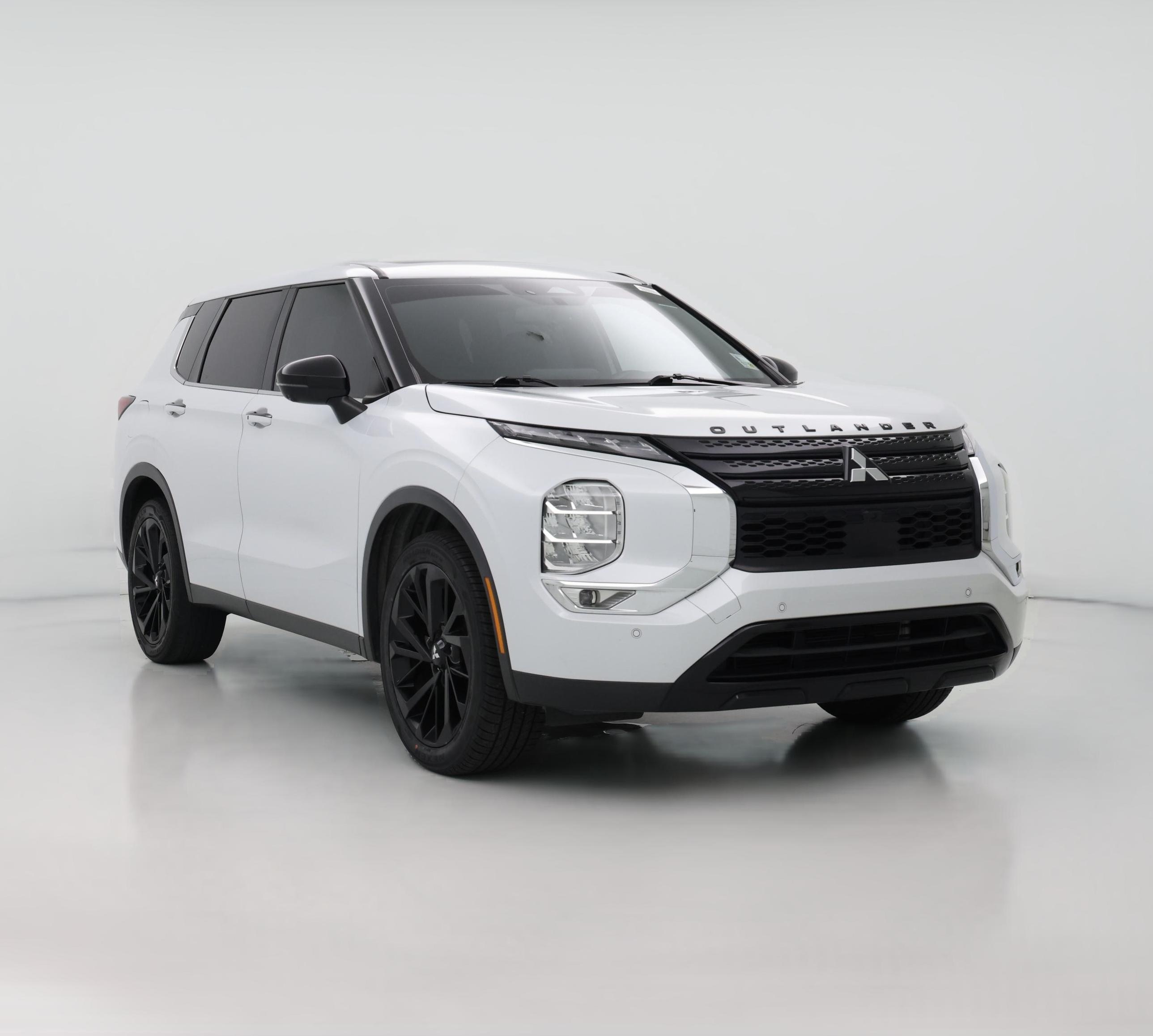 Thumbnail: 2023 Mitsubishi Outlander - 1
