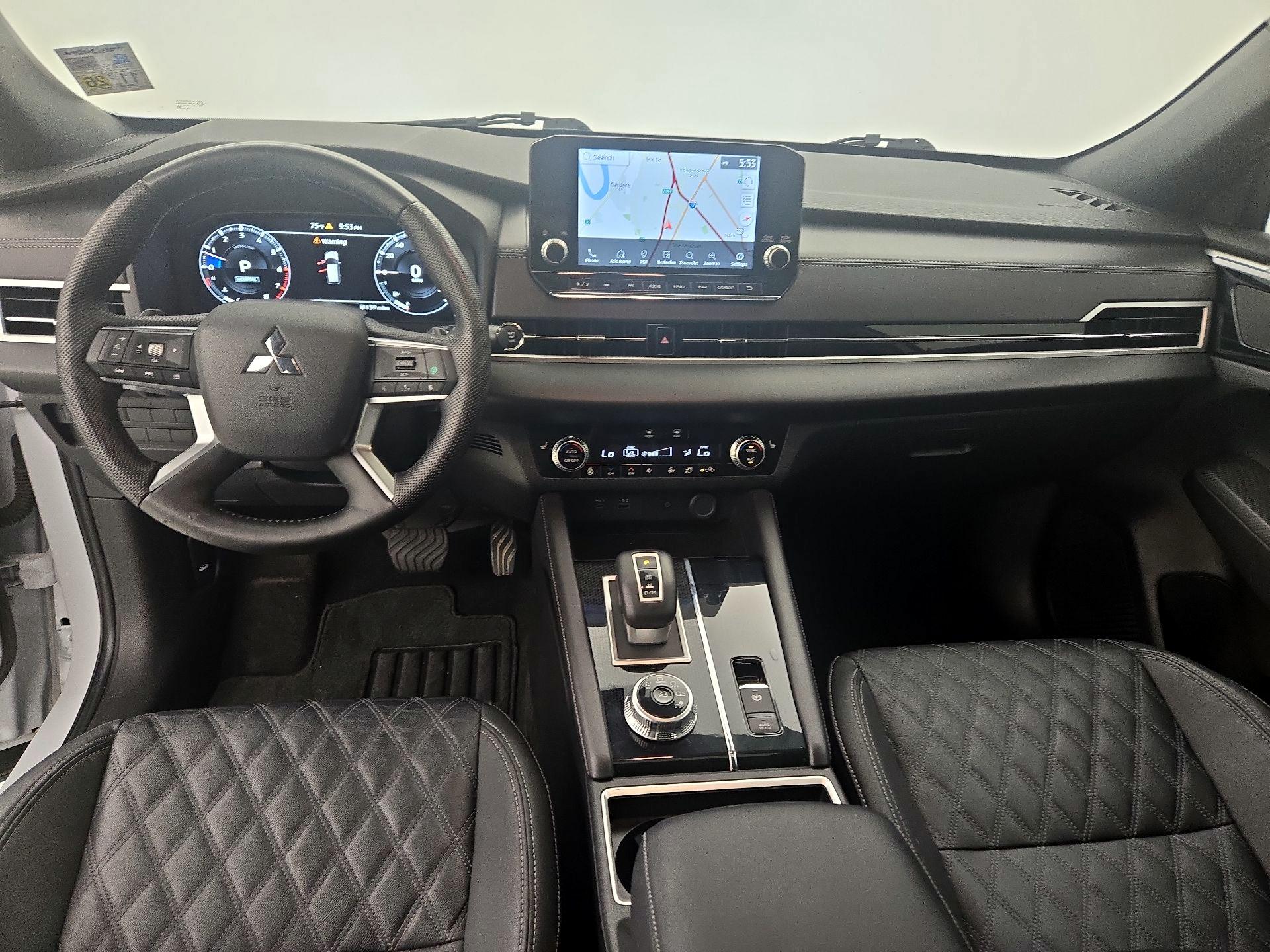 Thumbnail: 2023 Mitsubishi Outlander - 9