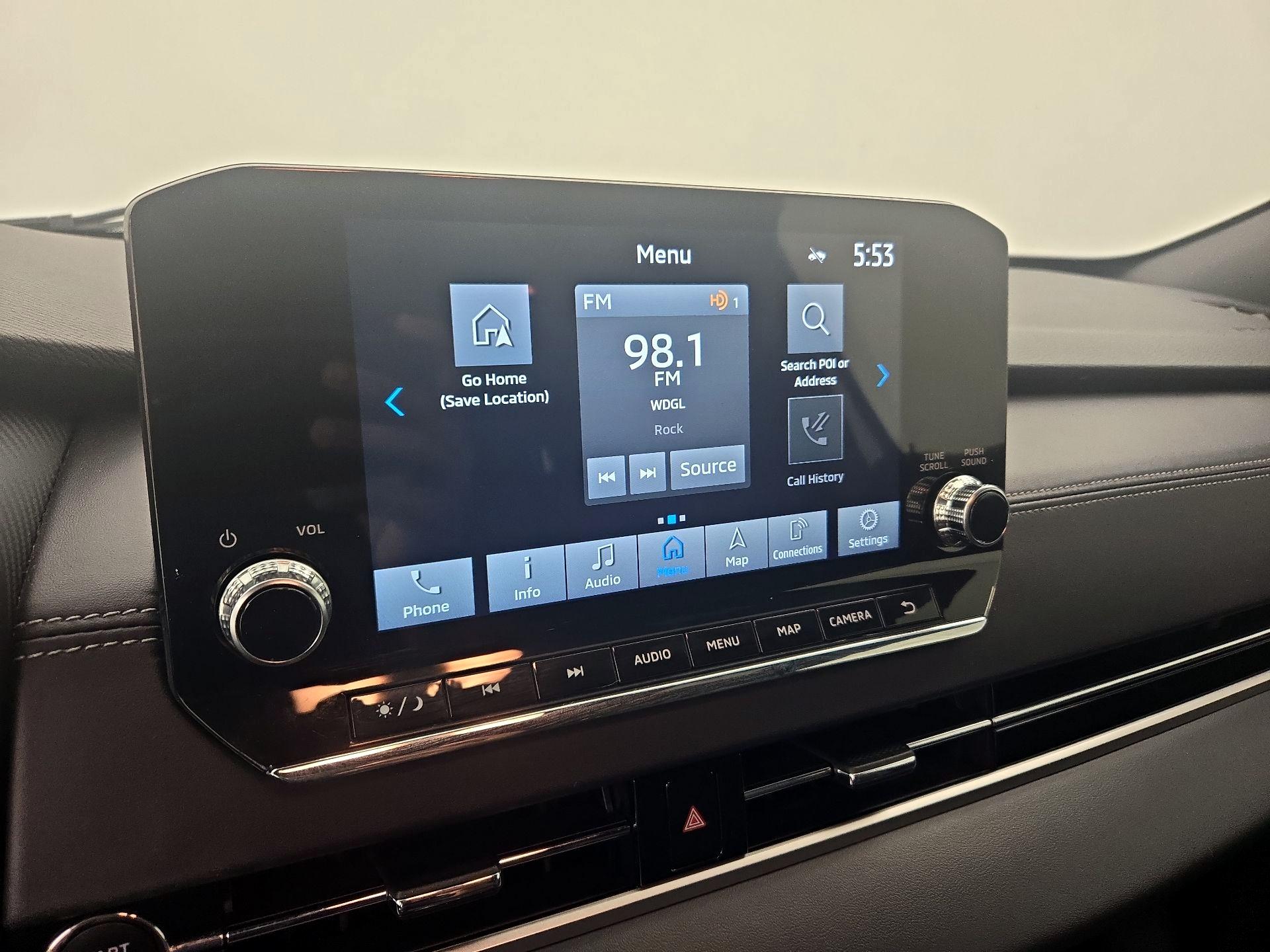 Thumbnail: 2023 Mitsubishi Outlander - 16