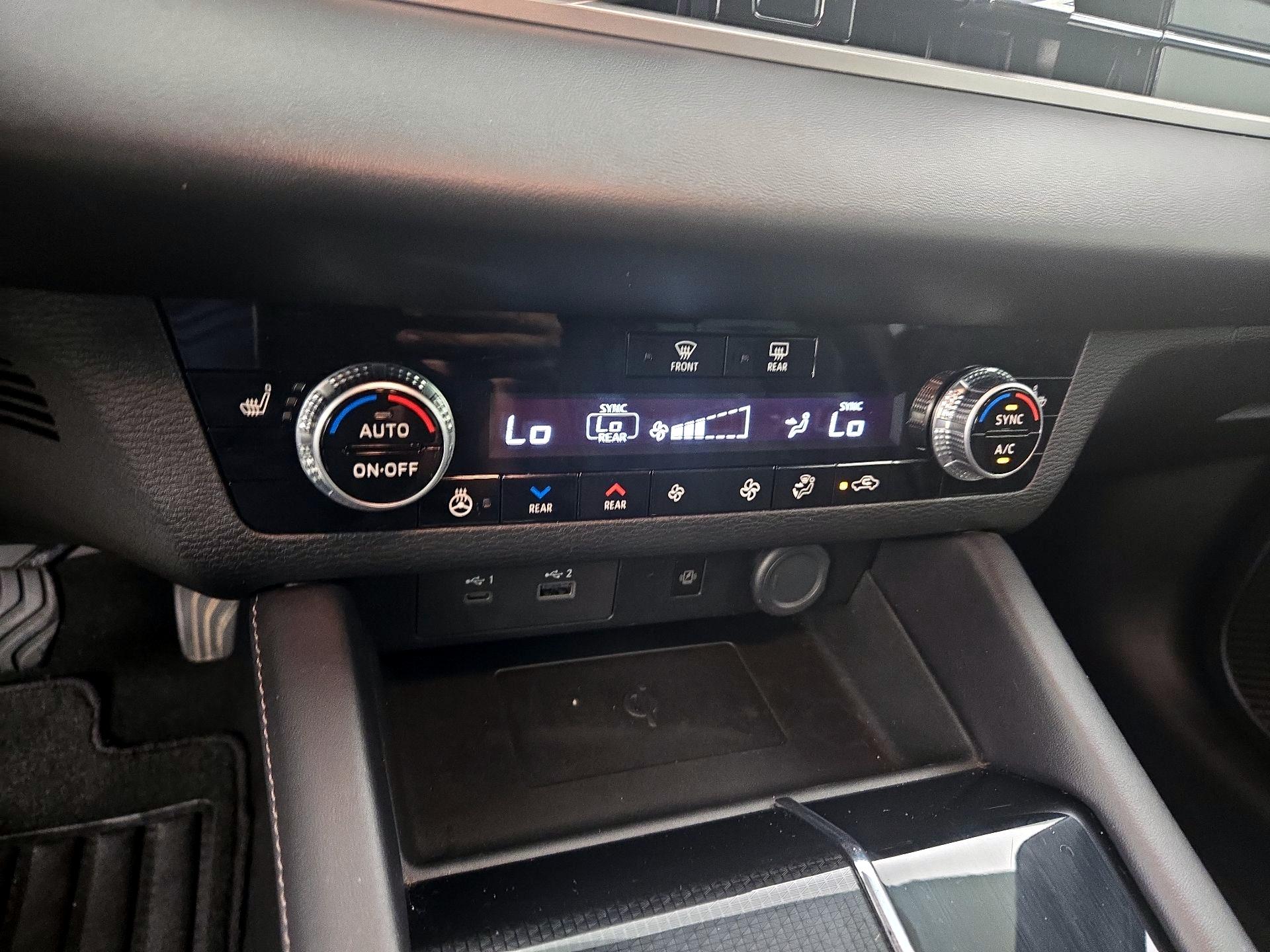 Thumbnail: 2023 Mitsubishi Outlander - 17