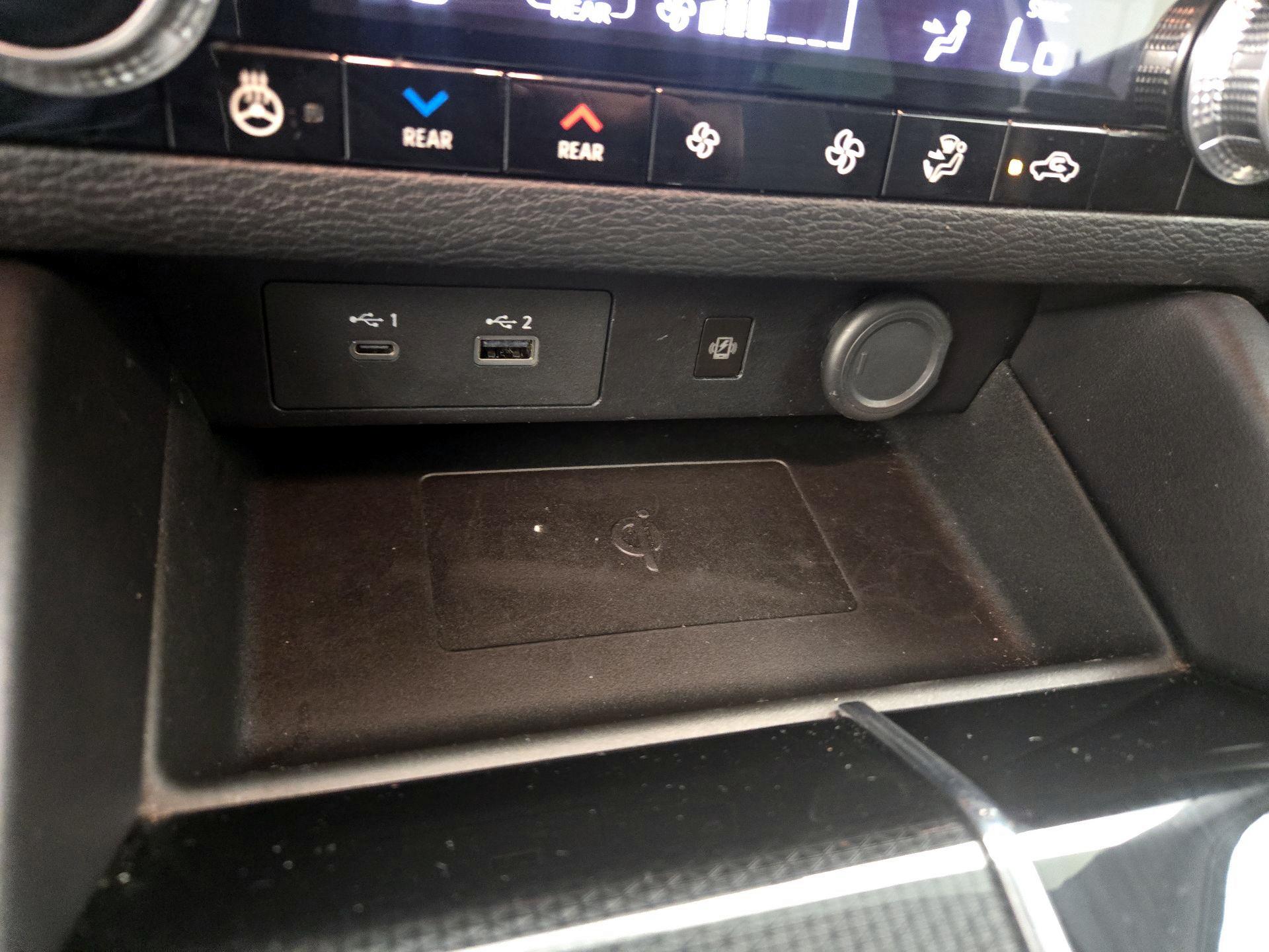 Thumbnail: 2023 Mitsubishi Outlander - 19