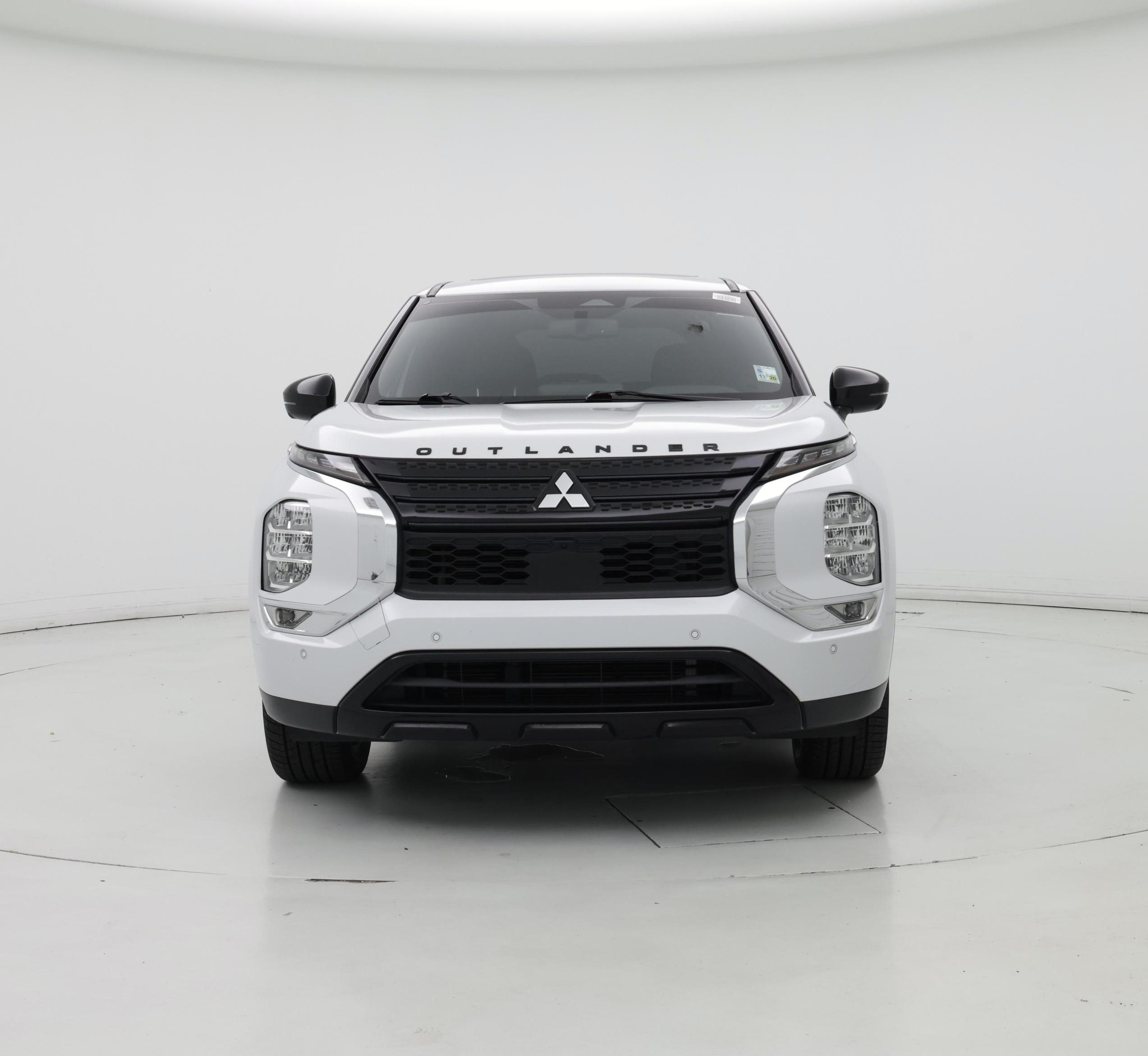 Thumbnail: 2023 Mitsubishi Outlander - 5