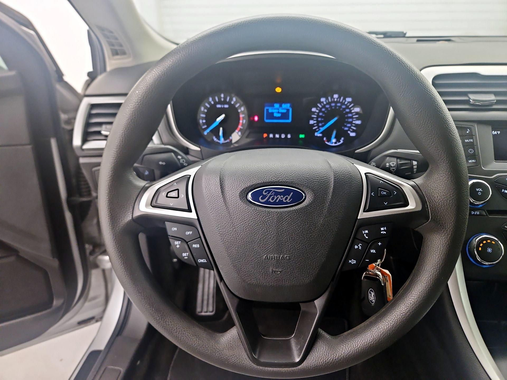 Thumbnail: 2016 Ford Fusion - 10