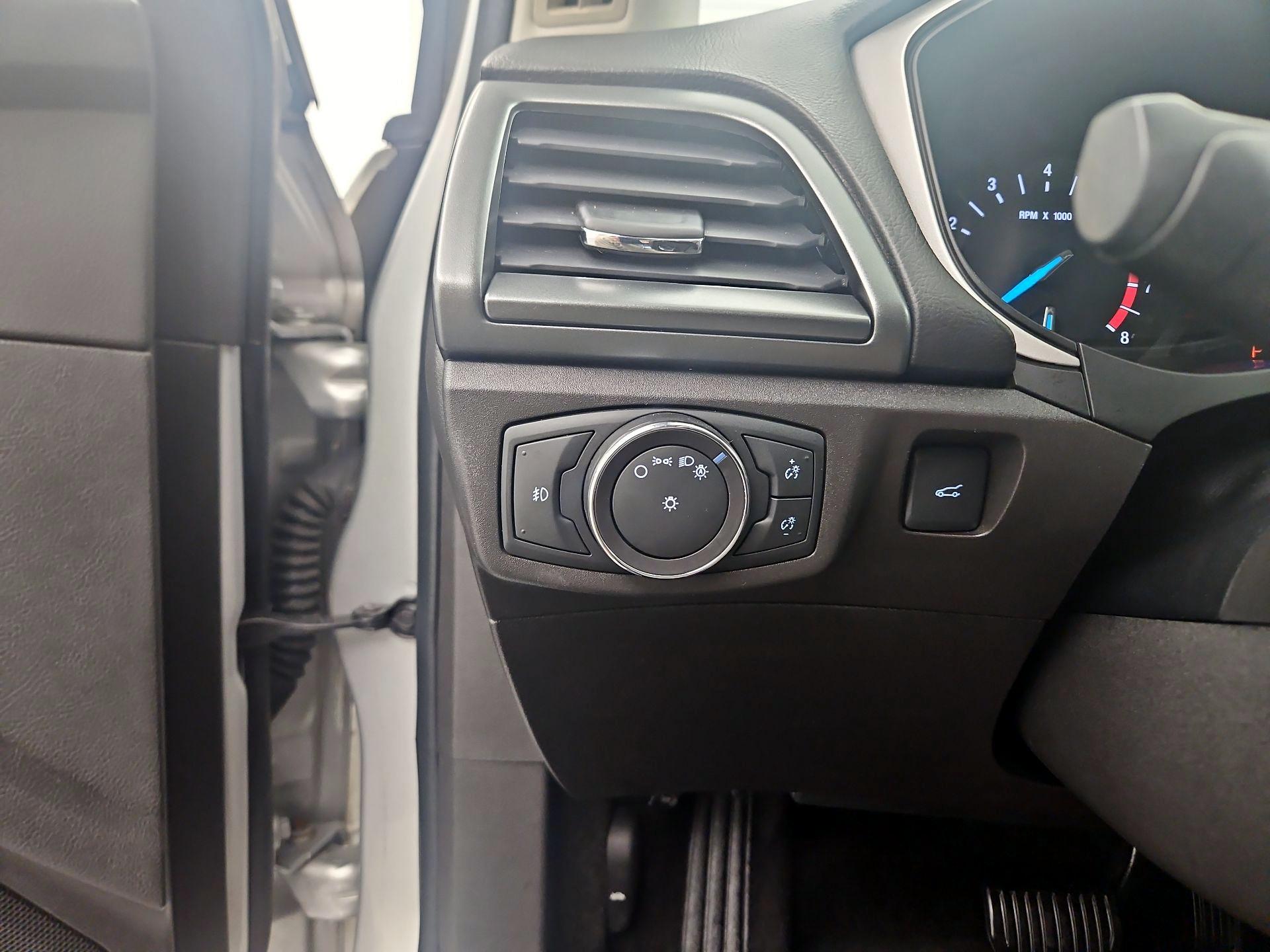 Thumbnail: 2016 Ford Fusion - 13