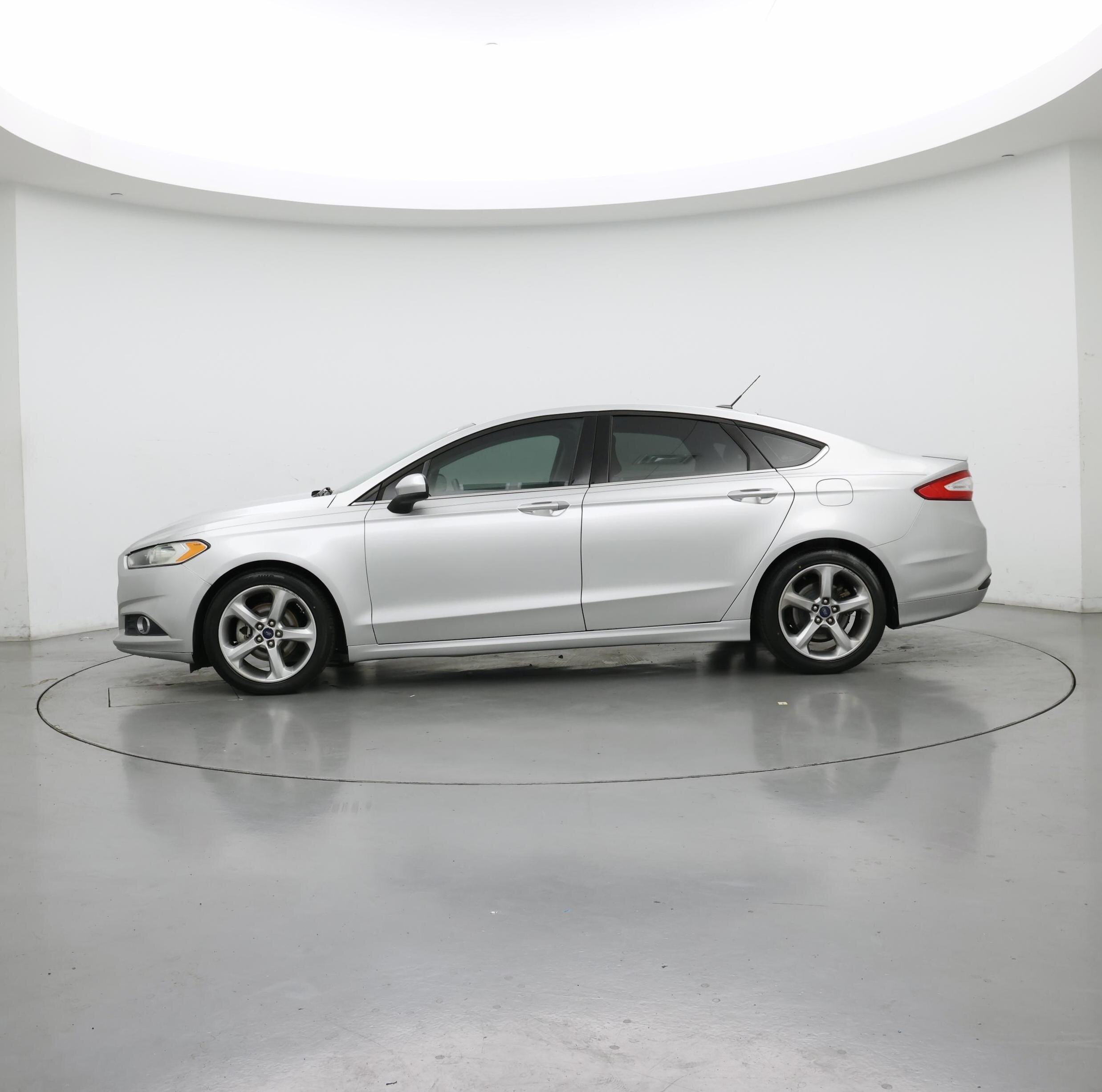 Thumbnail: 2016 Ford Fusion - 3