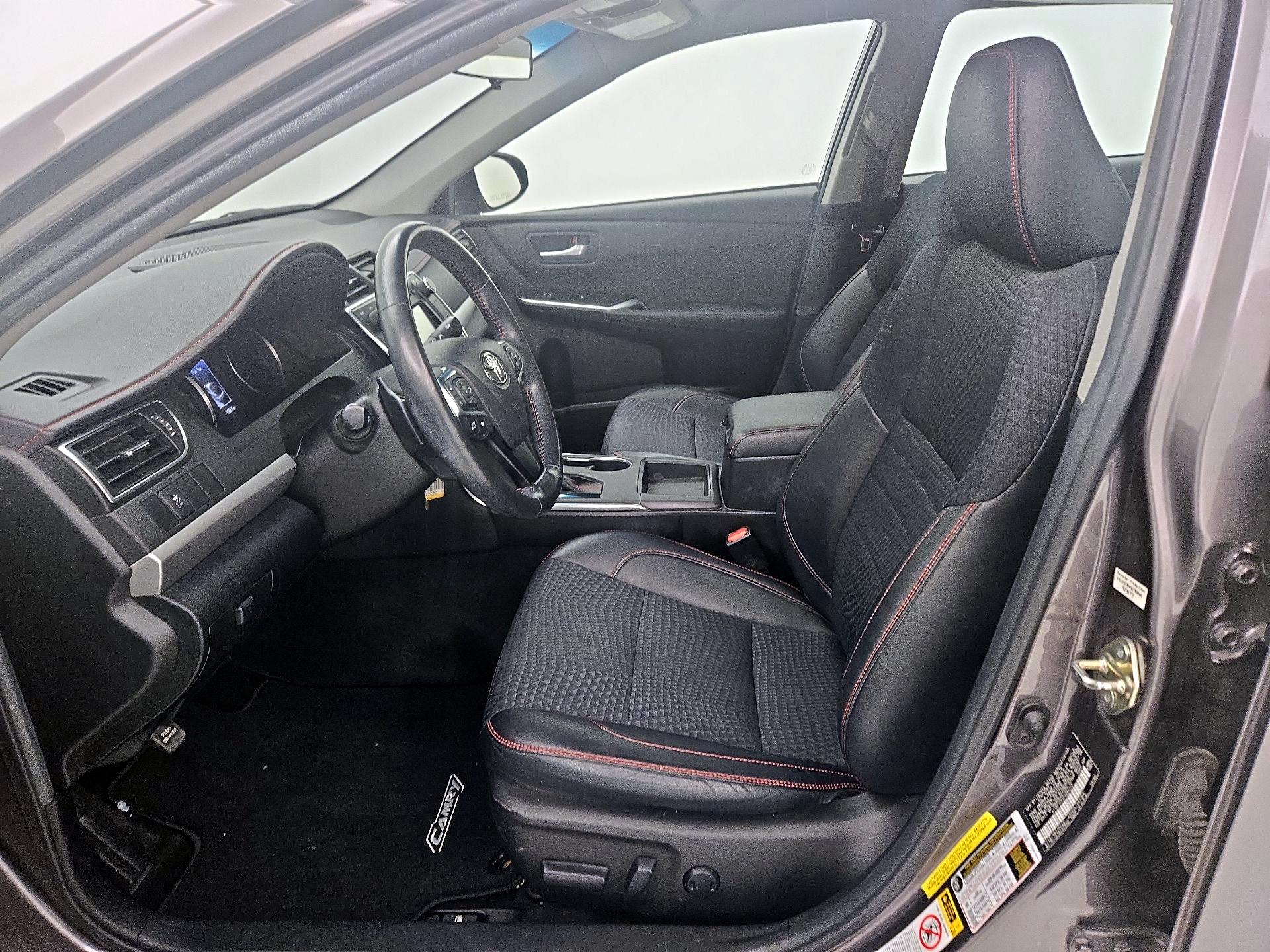 Thumbnail: 2015 Toyota Camry - 11