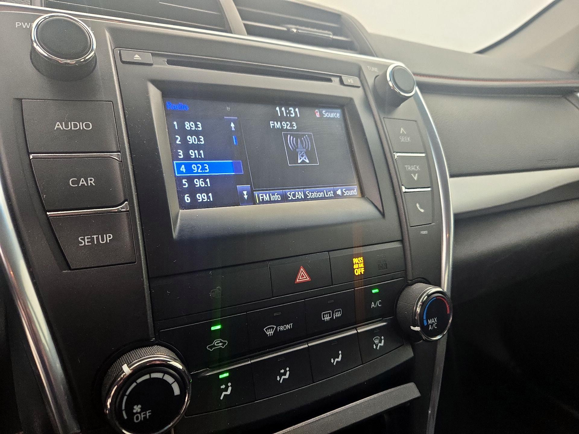 Thumbnail: 2015 Toyota Camry - 15