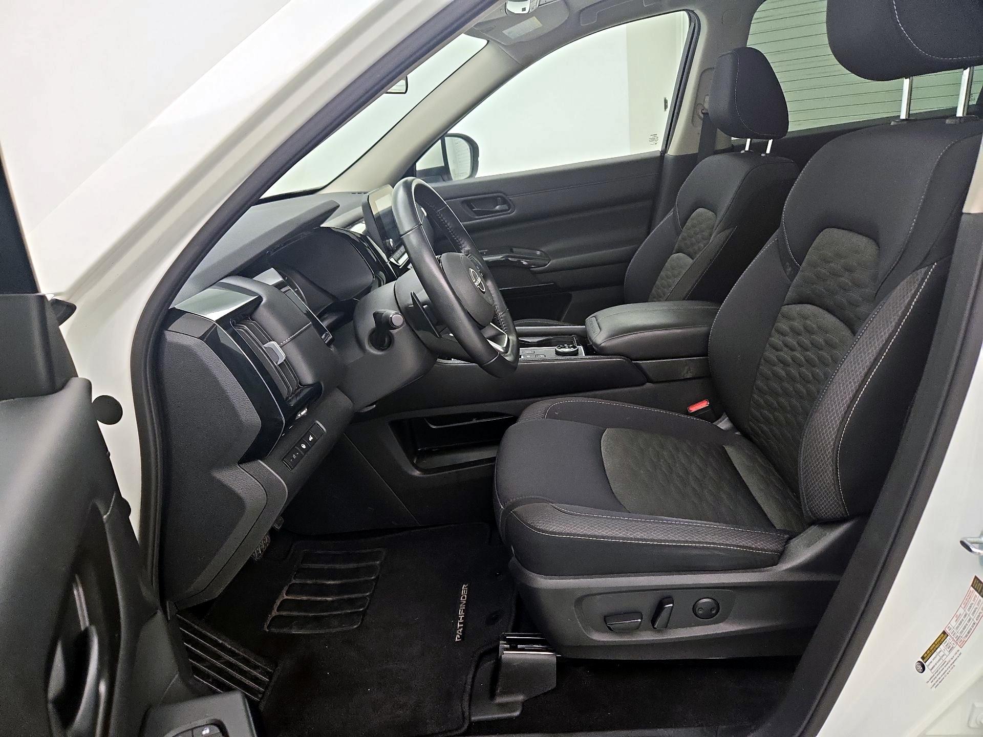 Thumbnail: 2023 Nissan Pathfinder - 11