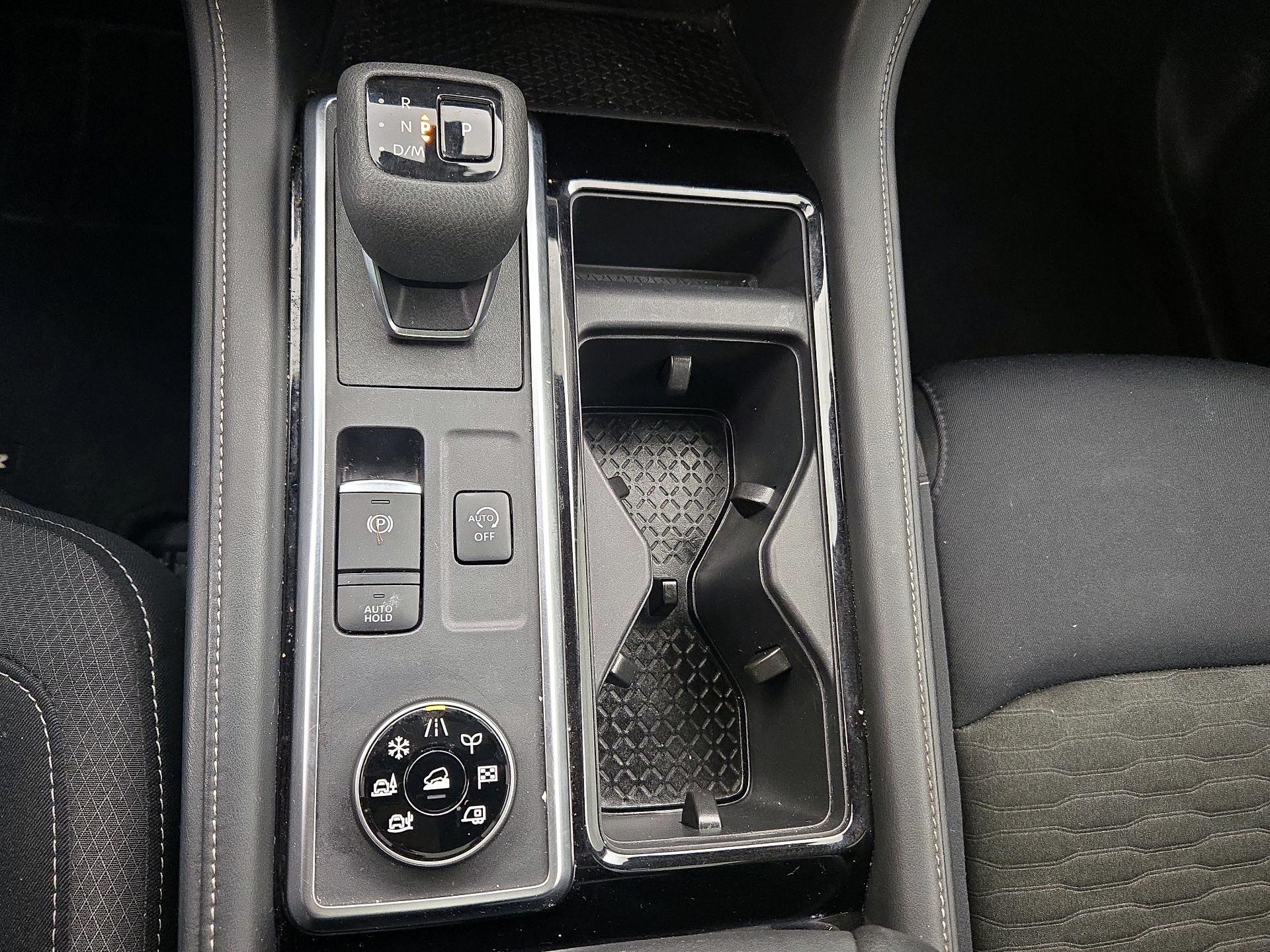 Thumbnail: 2023 Nissan Pathfinder - 17