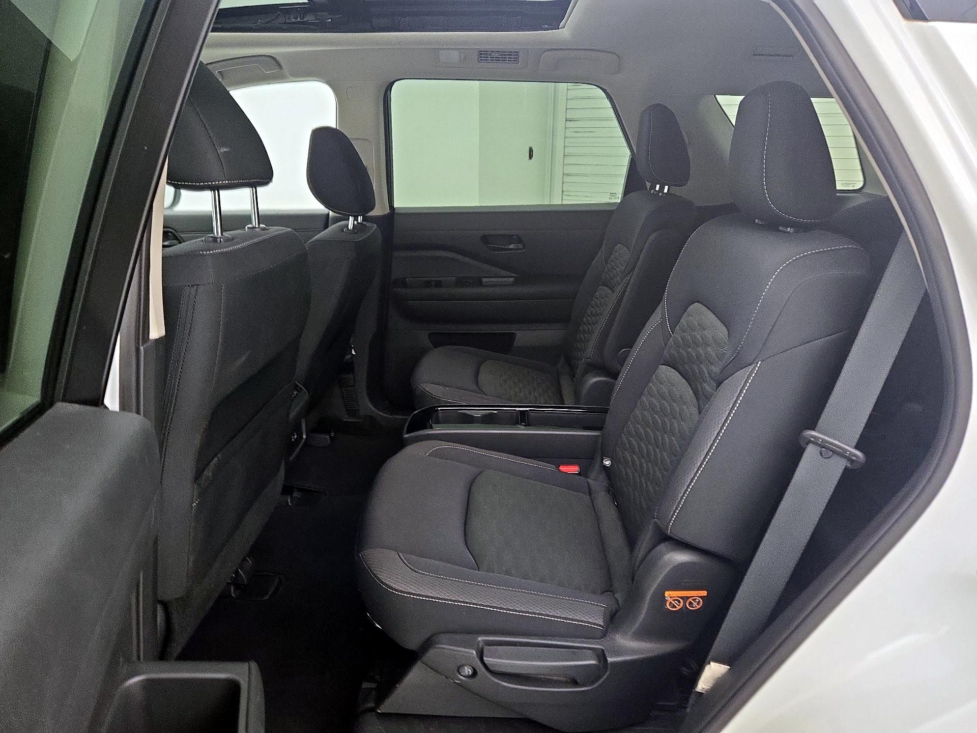 Thumbnail: 2023 Nissan Pathfinder - 20