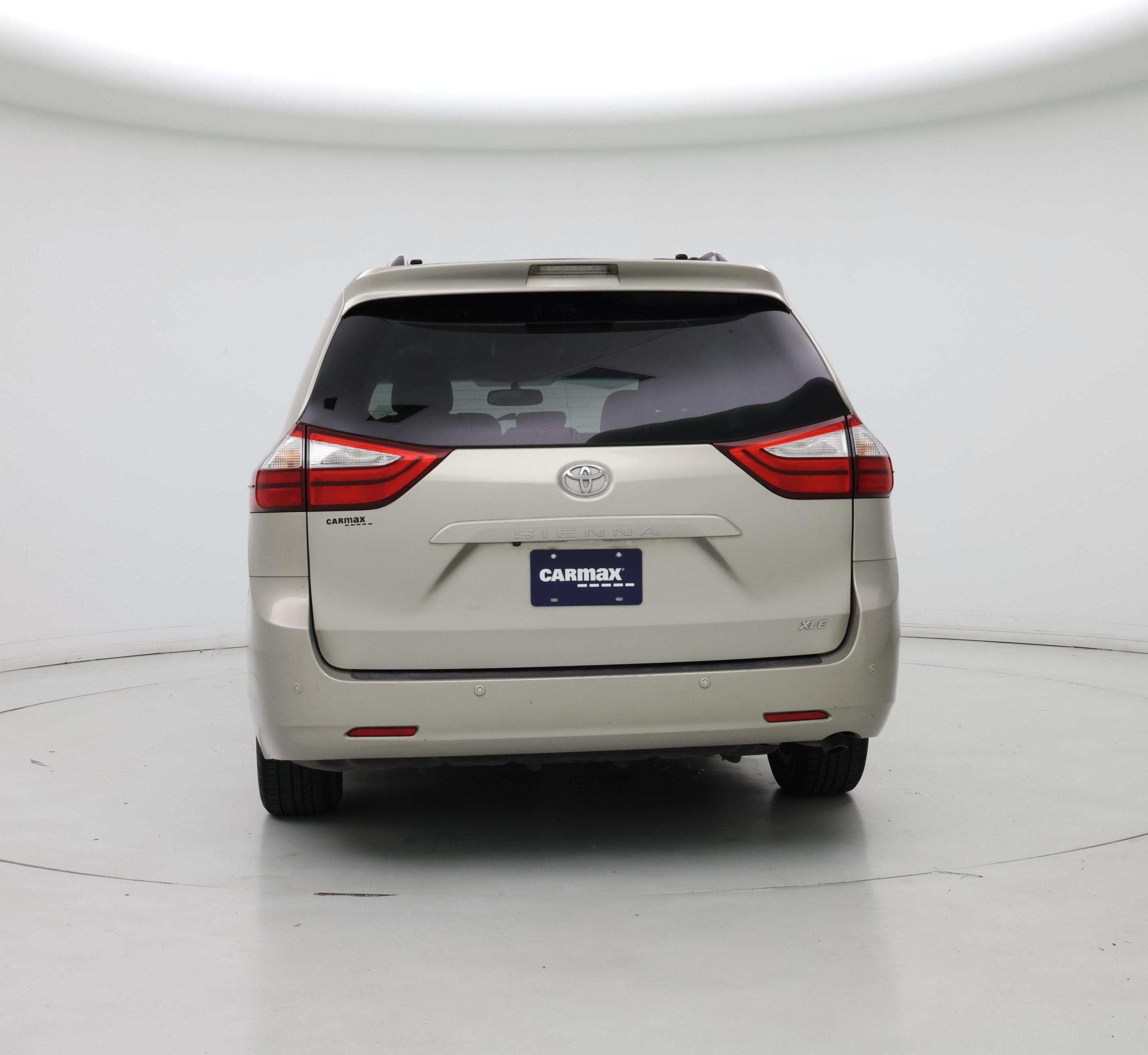 Thumbnail: 2017 Toyota Sienna - 6