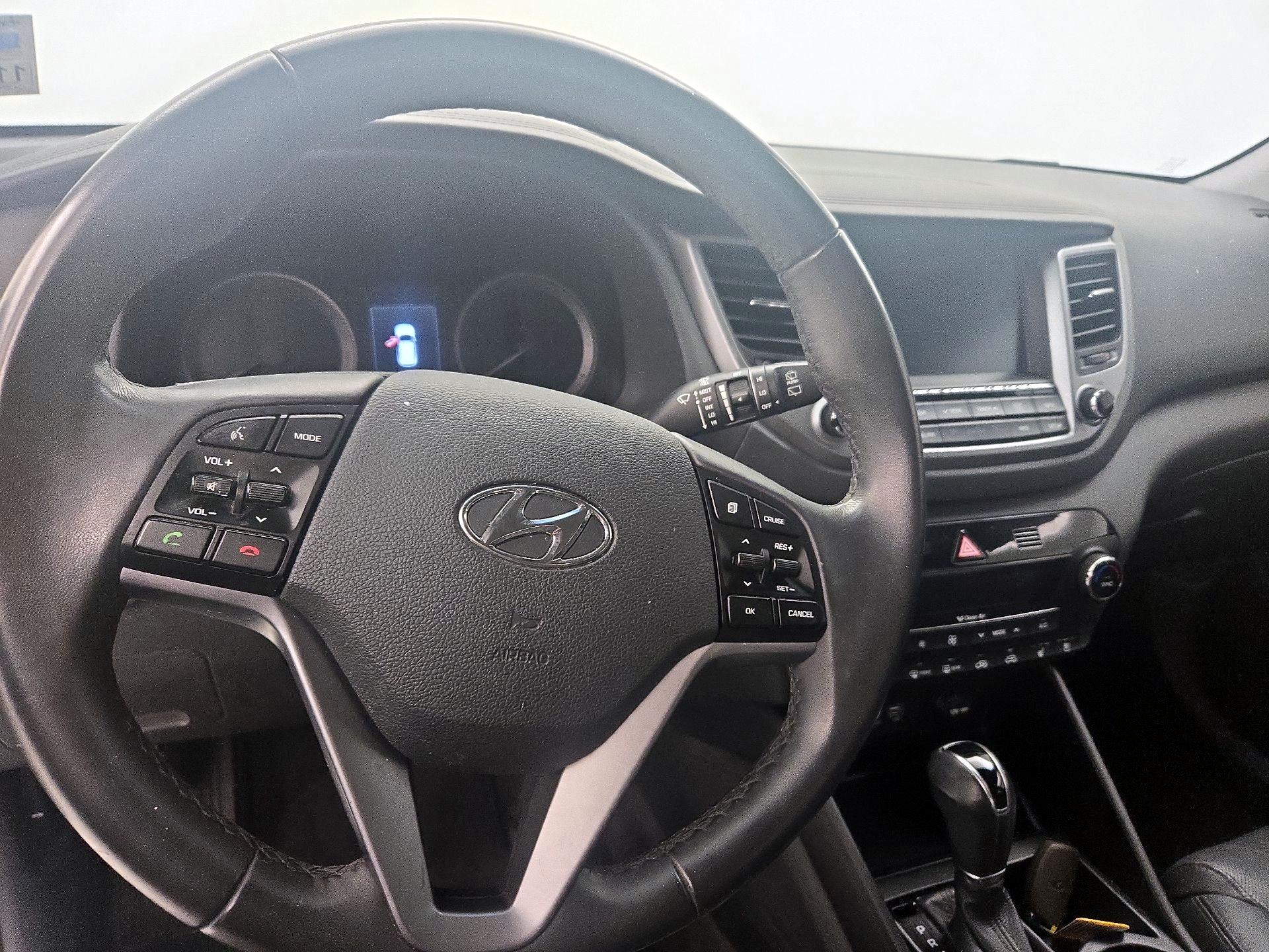 Thumbnail: 2016 Hyundai Tucson - 10