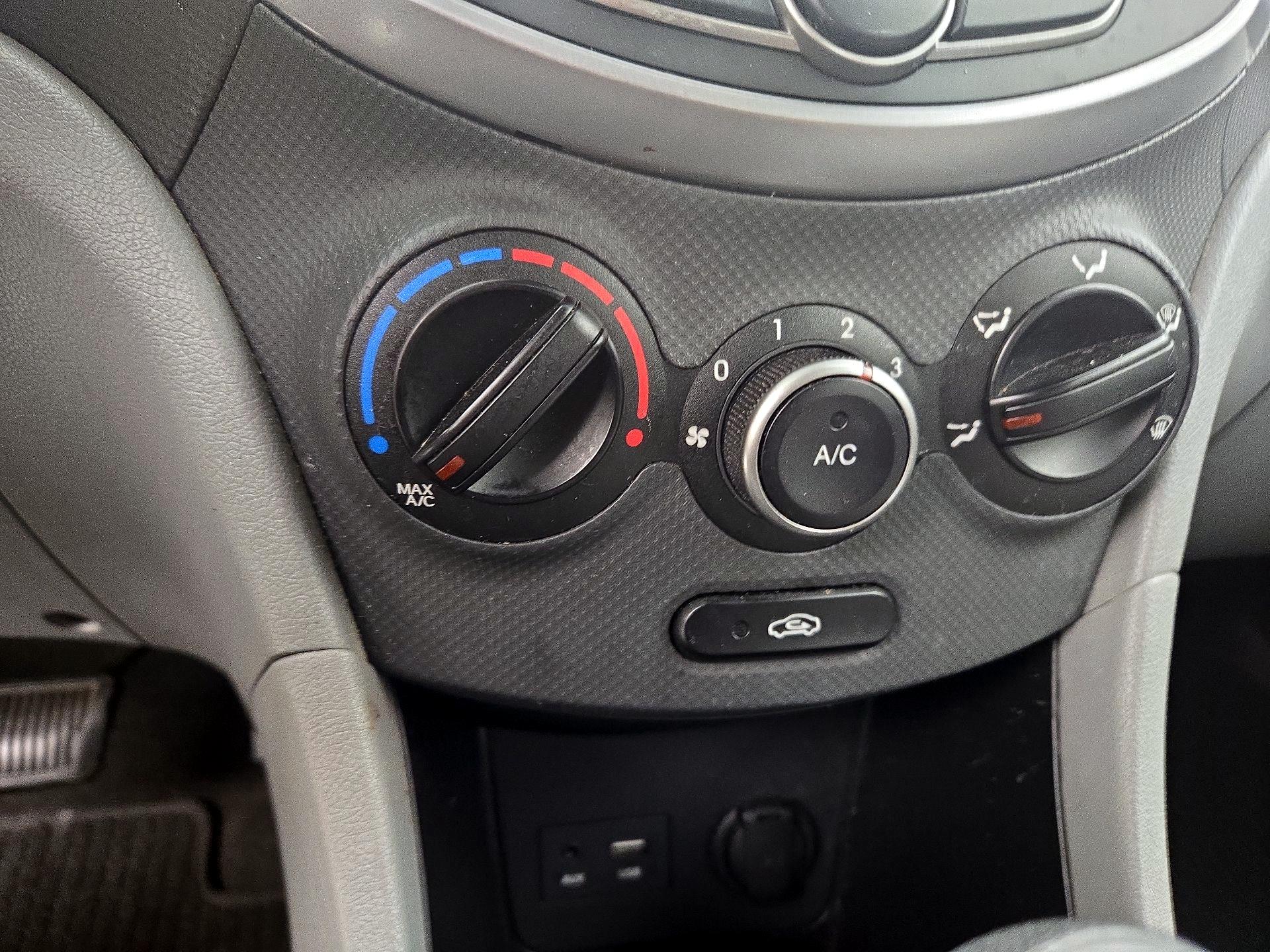 Thumbnail: 2016 Hyundai Accent - 15