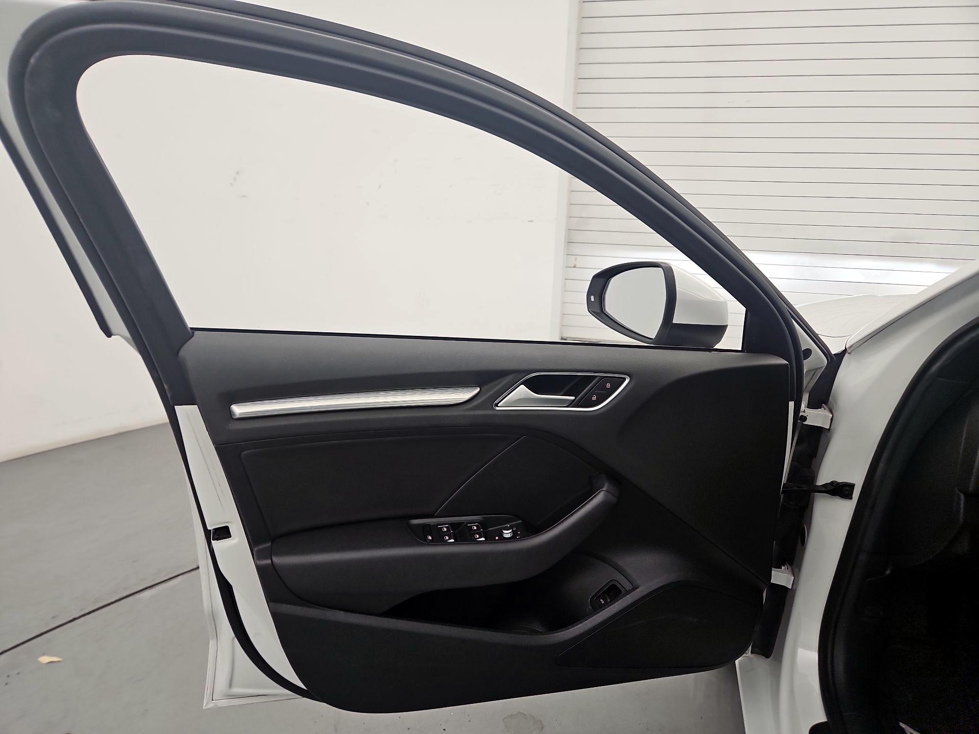 Thumbnail: 2016 Audi A3 - 12