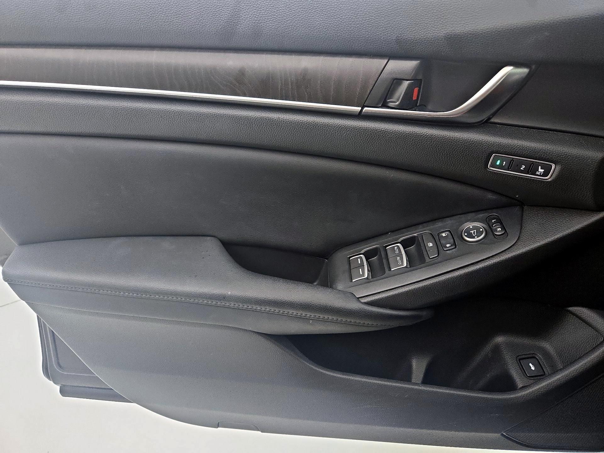 Thumbnail: 2018 Honda Accord - 12