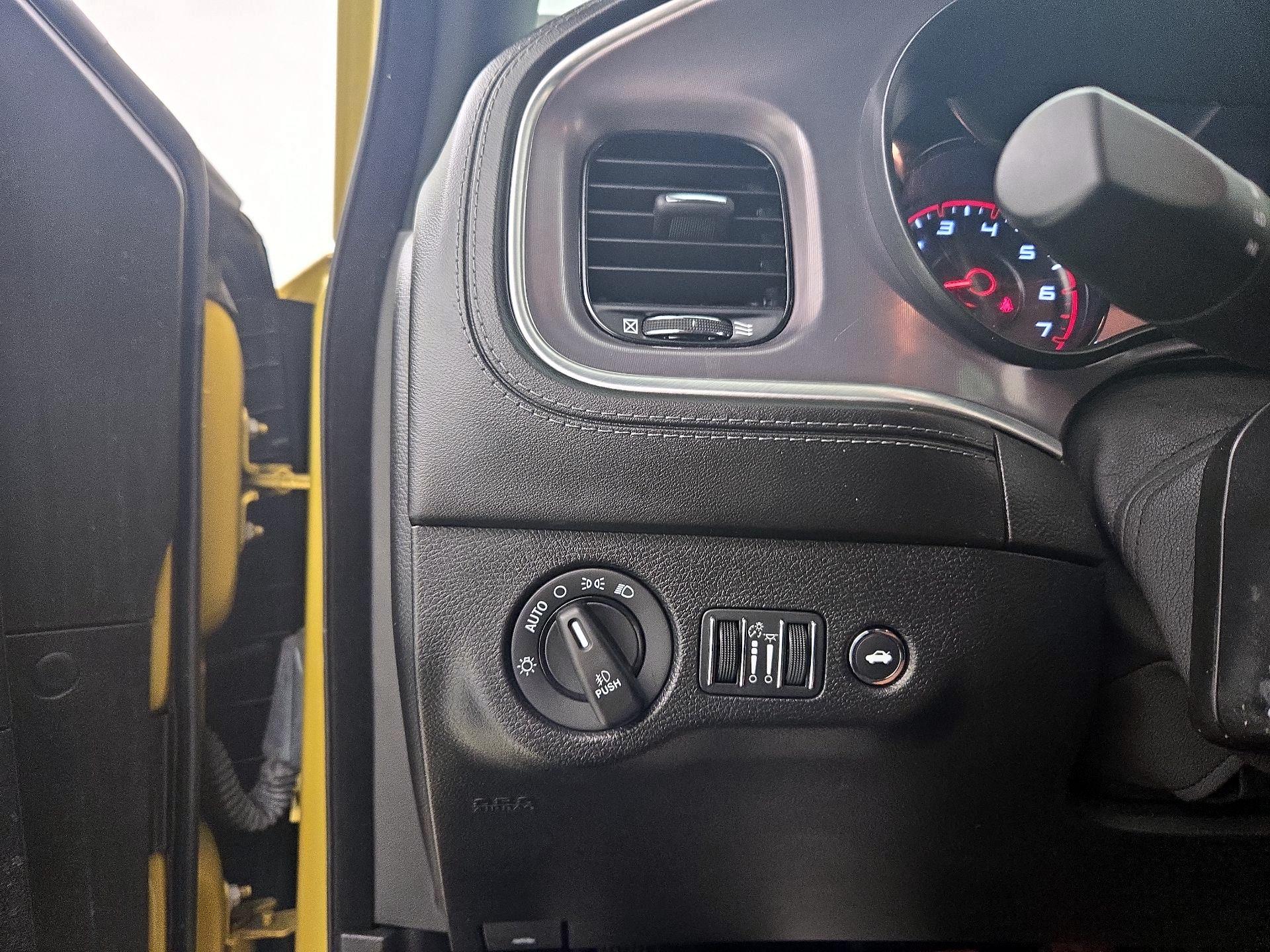 Thumbnail: 2021 Dodge Charger - 13