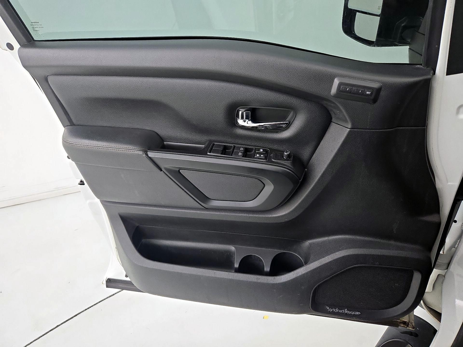 Thumbnail: 2018 Nissan Titan - 12