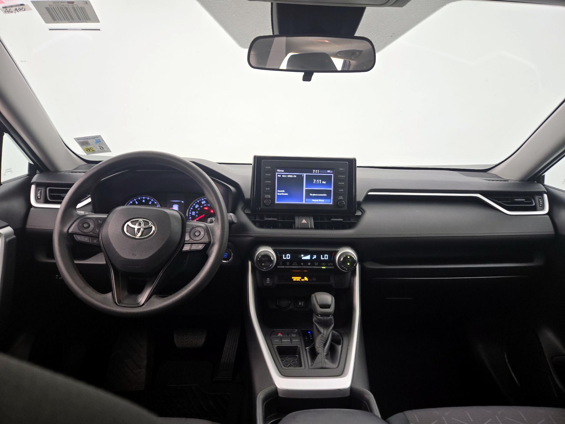 Thumbnail: 2019 Toyota RAV4 - 9