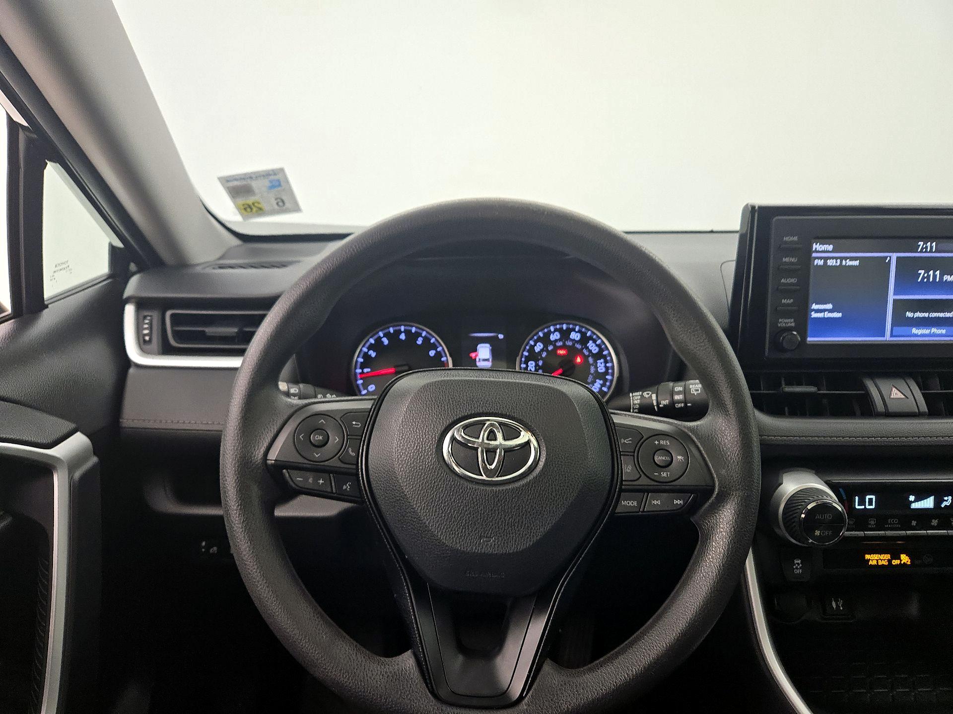 Thumbnail: 2019 Toyota RAV4 - 10