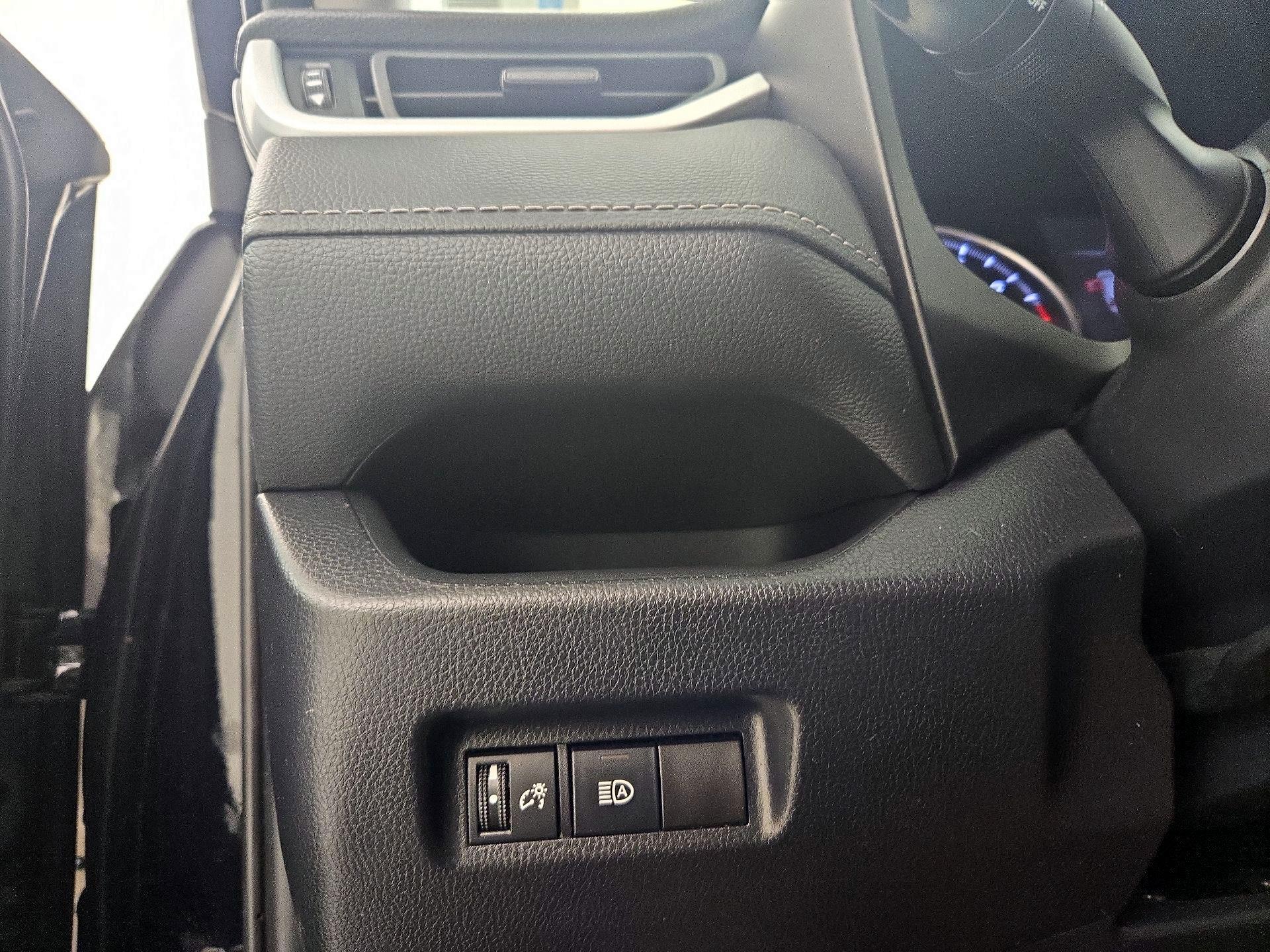 Thumbnail: 2019 Toyota RAV4 - 13