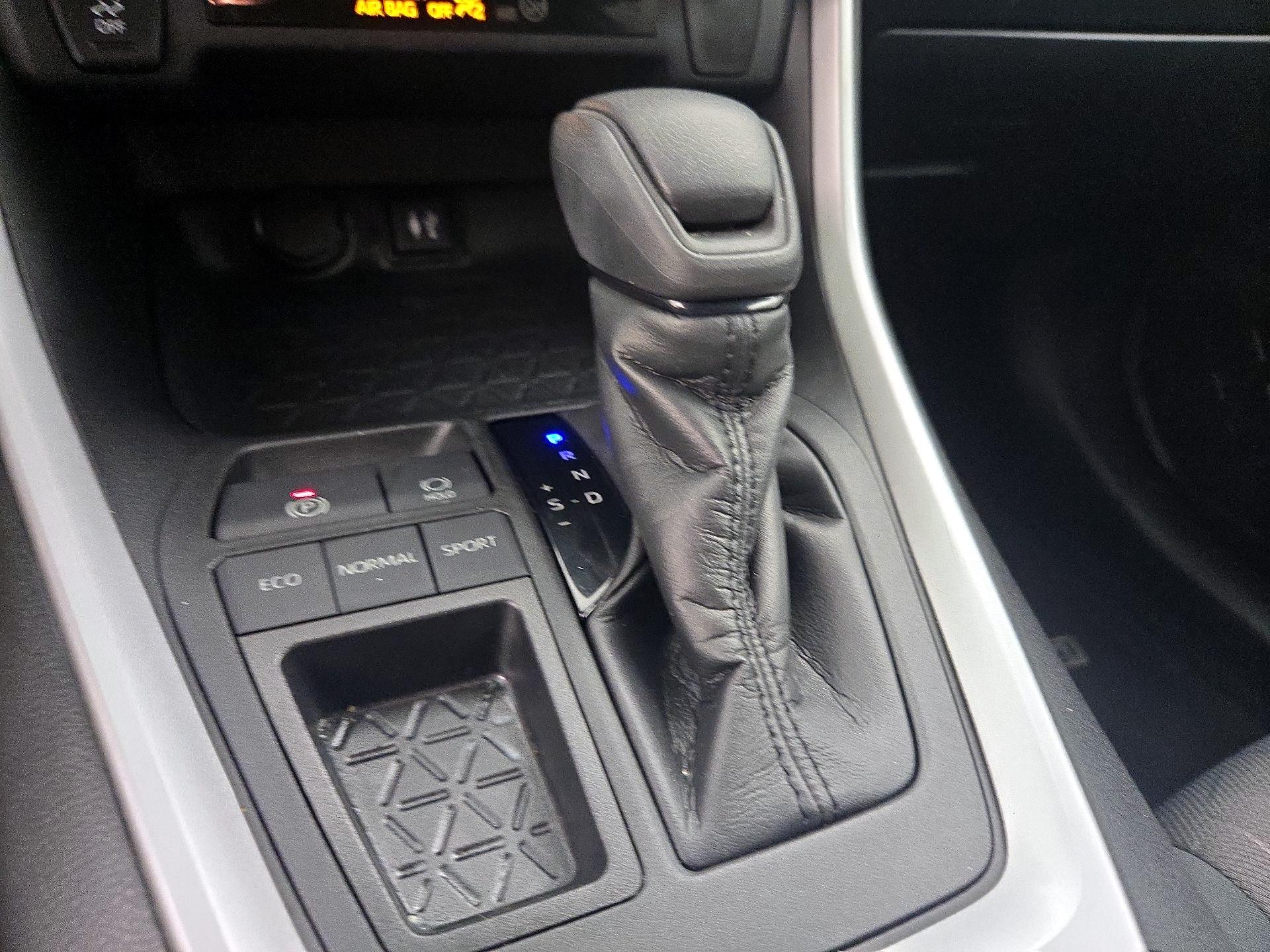 Thumbnail: 2019 Toyota RAV4 - 17