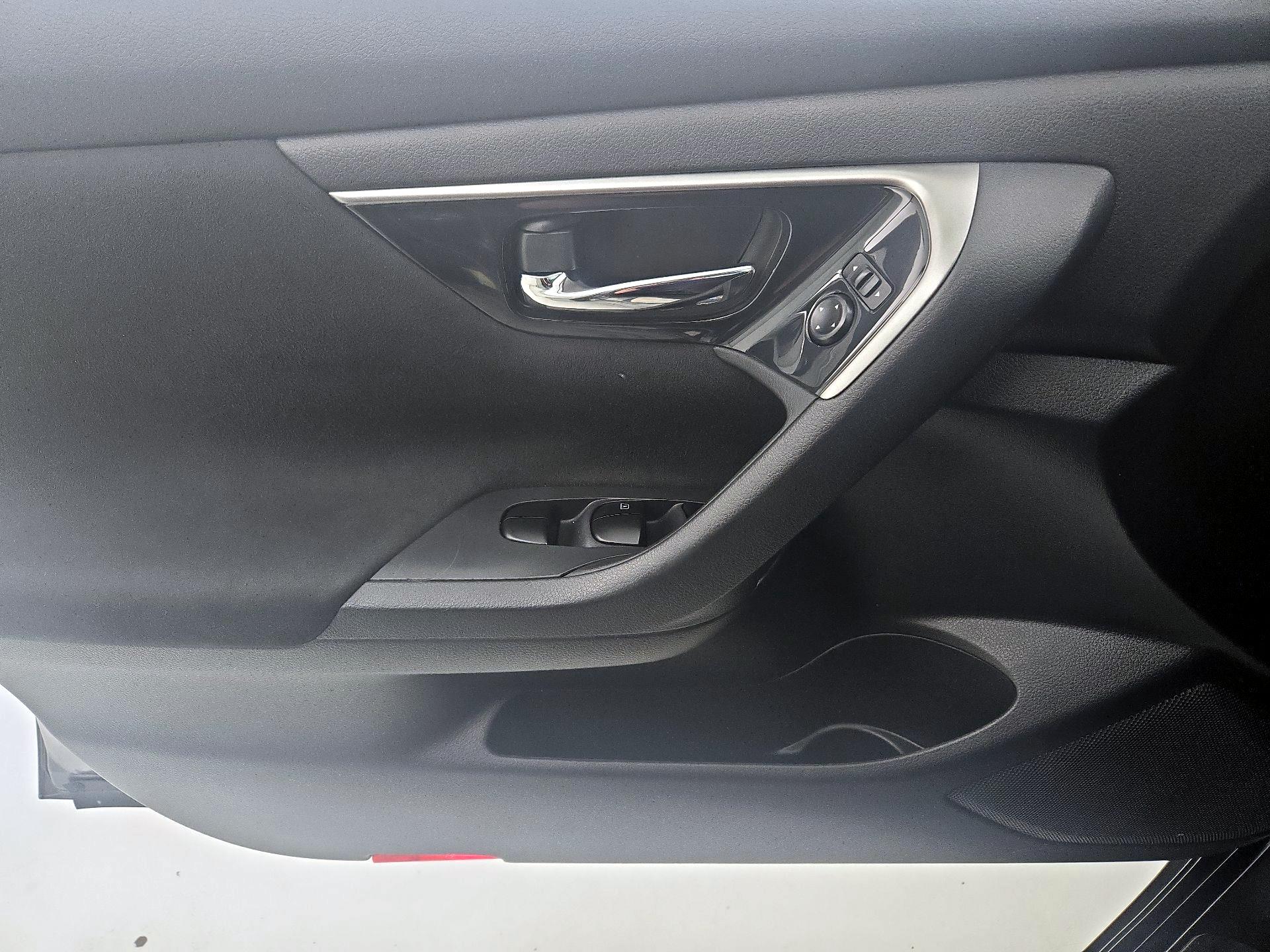 Thumbnail: 2014 Nissan Altima - 12