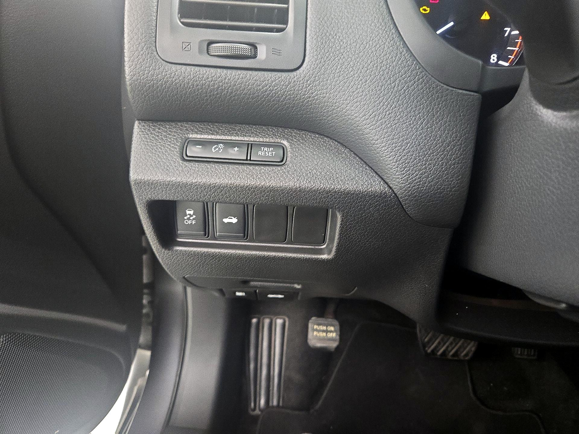 Thumbnail: 2014 Nissan Altima - 13