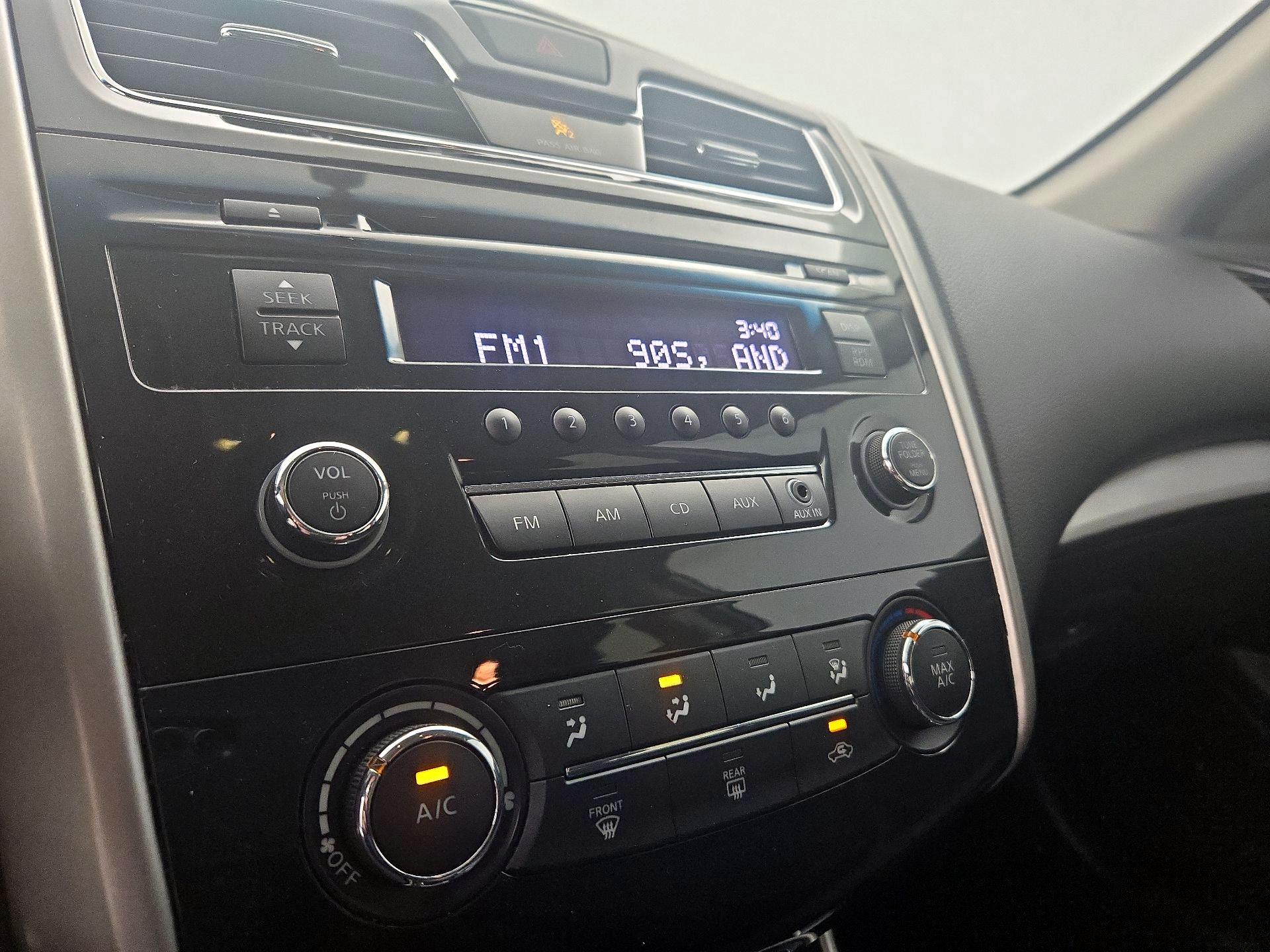 Thumbnail: 2014 Nissan Altima - 14