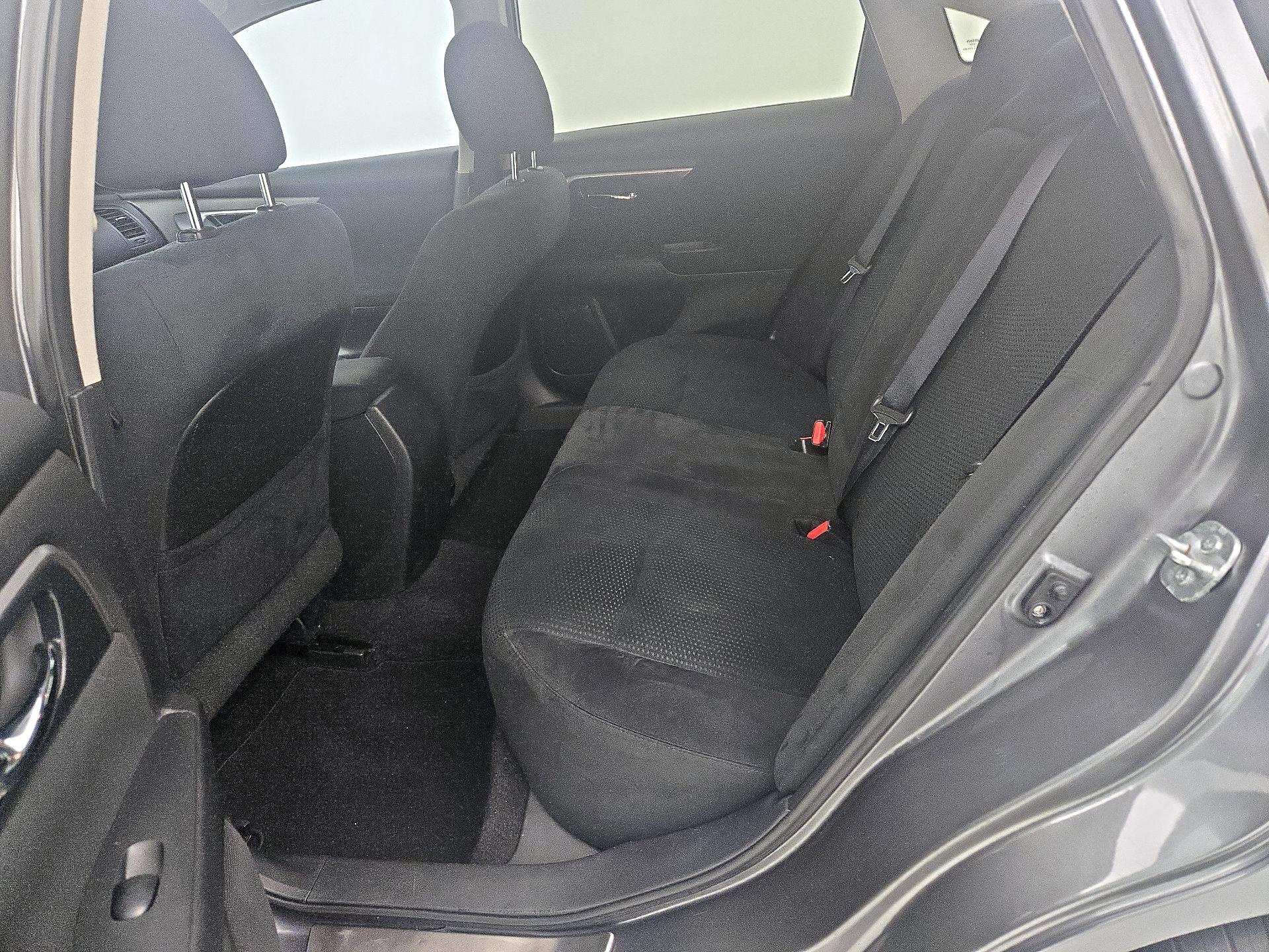 Thumbnail: 2014 Nissan Altima - 18