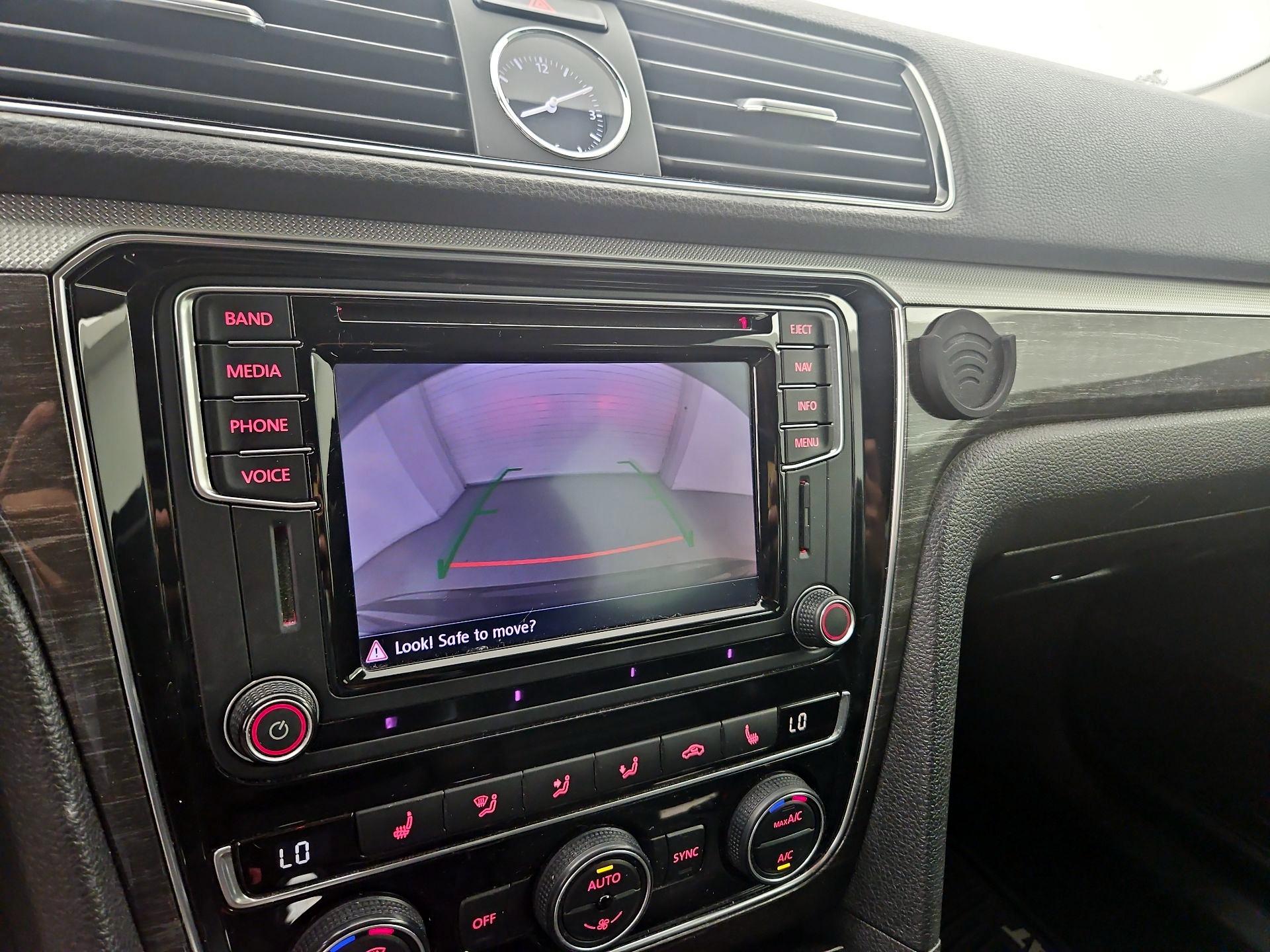 Thumbnail: 2016 Volkswagen Passat - 14