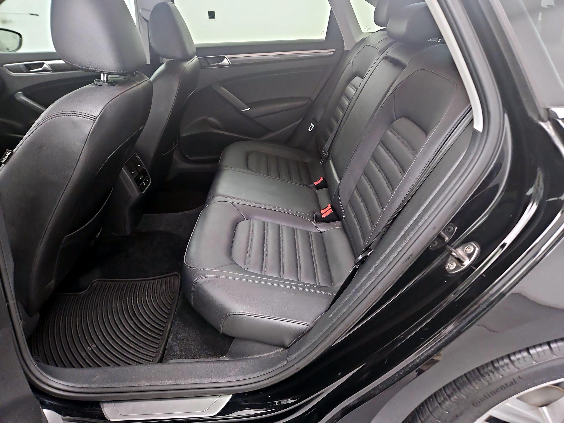 Thumbnail: 2016 Volkswagen Passat - 19