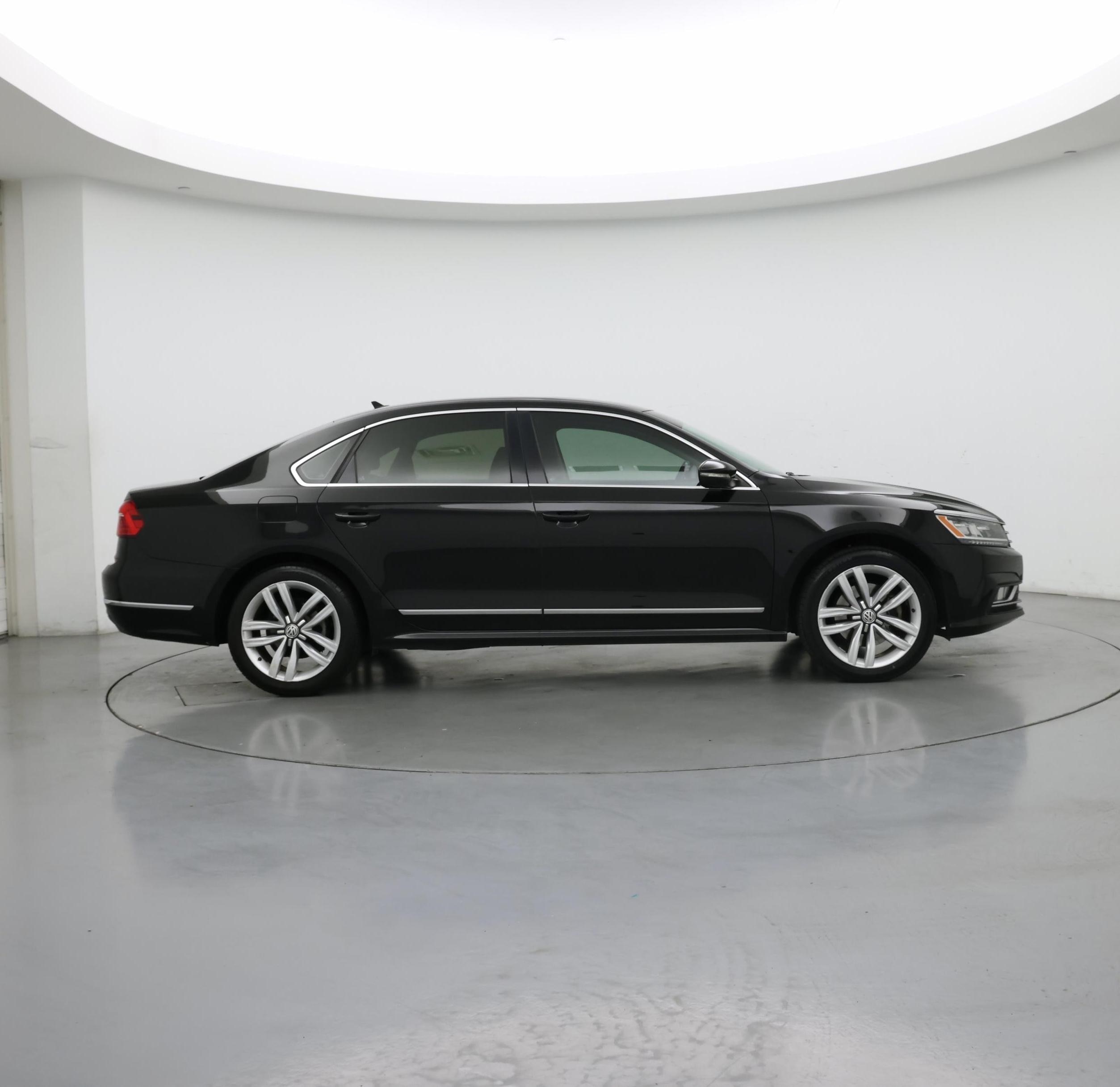 Thumbnail: 2016 Volkswagen Passat - 7