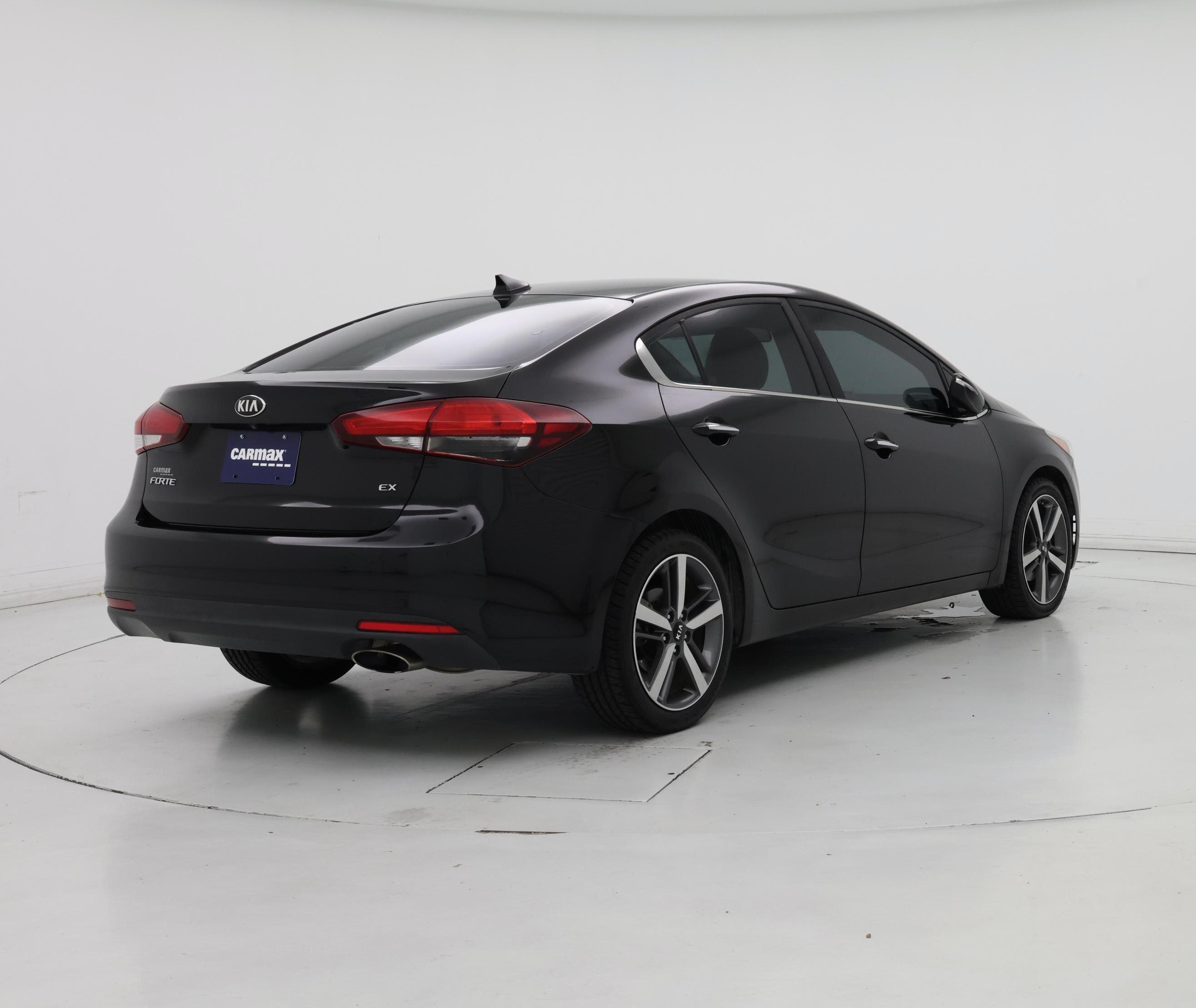 Thumbnail: 2017 Kia Forte - 8