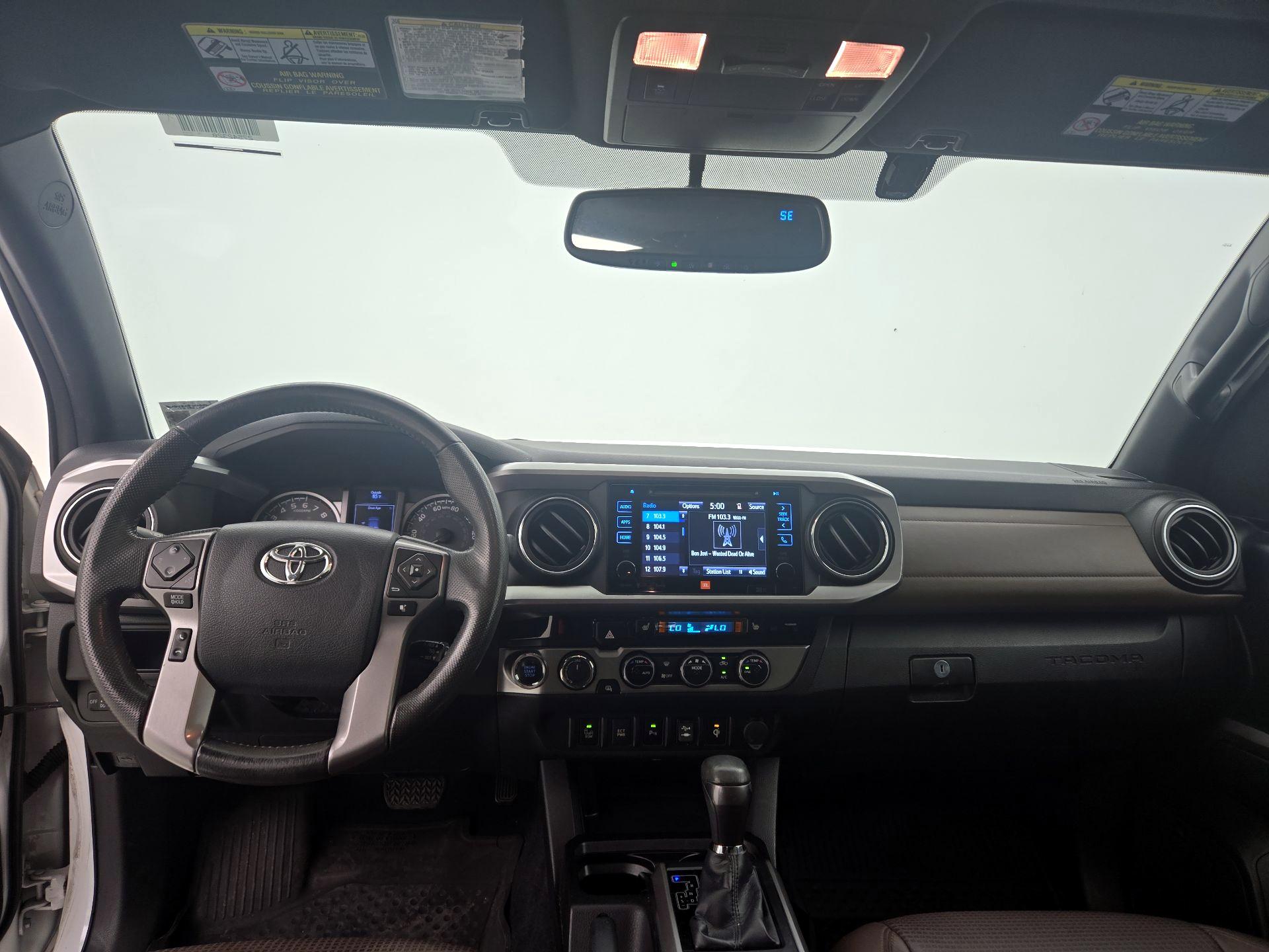 Thumbnail: 2016 Toyota Tacoma - 9