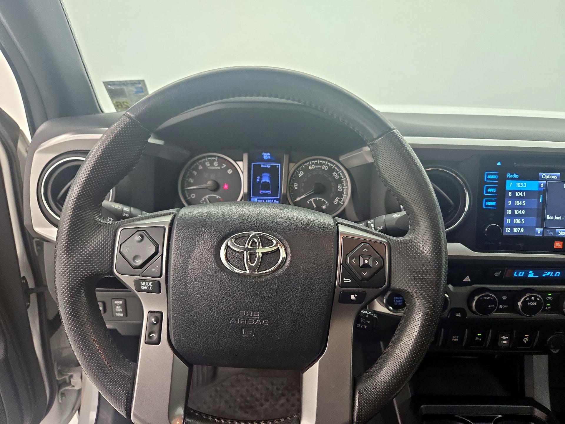 Thumbnail: 2016 Toyota Tacoma - 10