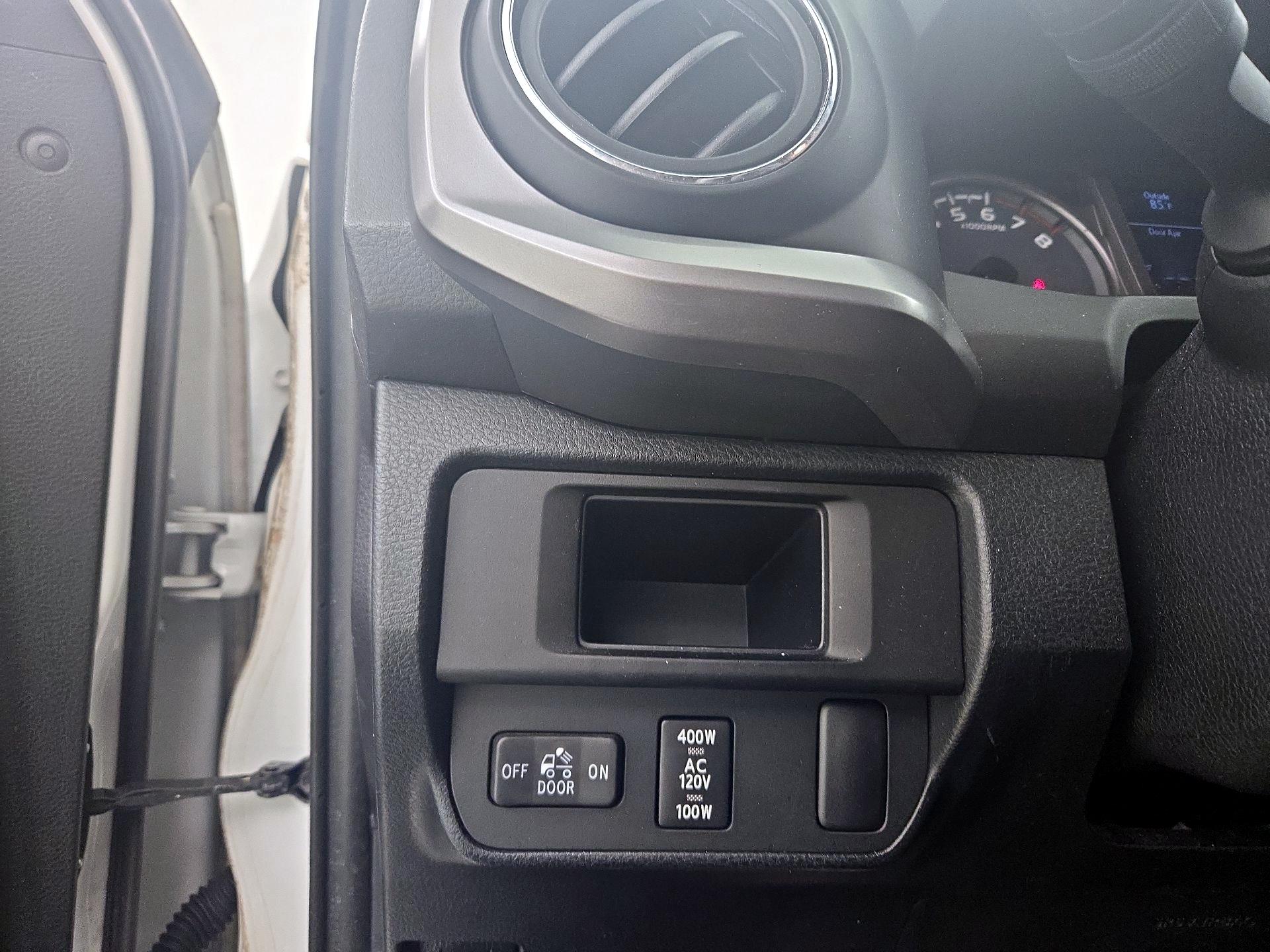 Thumbnail: 2016 Toyota Tacoma - 13