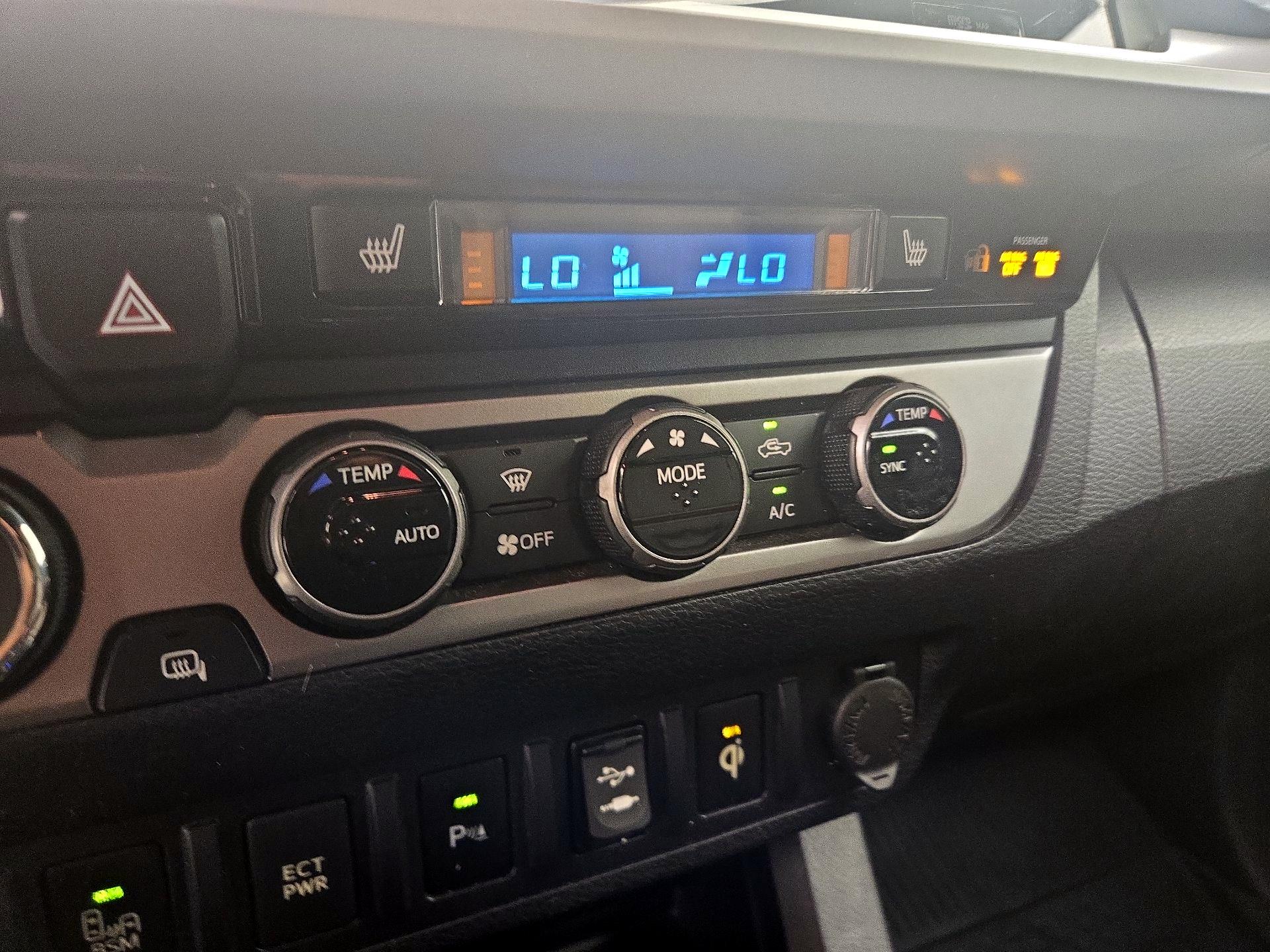 Thumbnail: 2016 Toyota Tacoma - 16