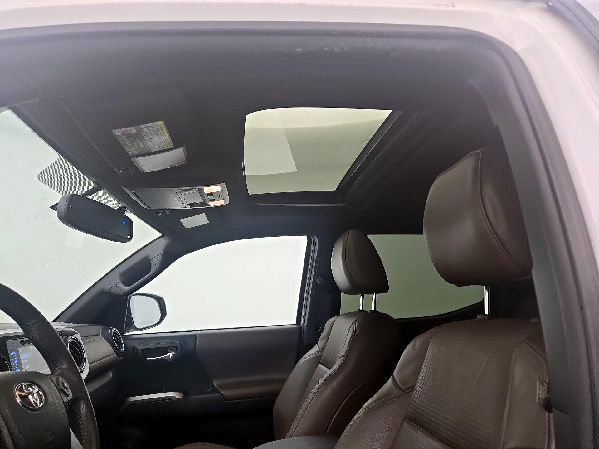 Thumbnail: 2016 Toyota Tacoma - 19